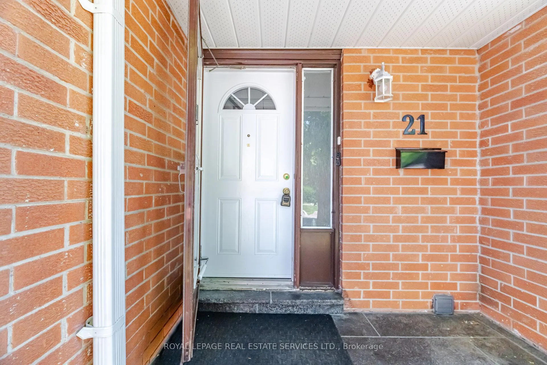 Photo 7 of Unit 21, 345 Meadows Boulevard, Mississauga, Rathwood — HOMEH