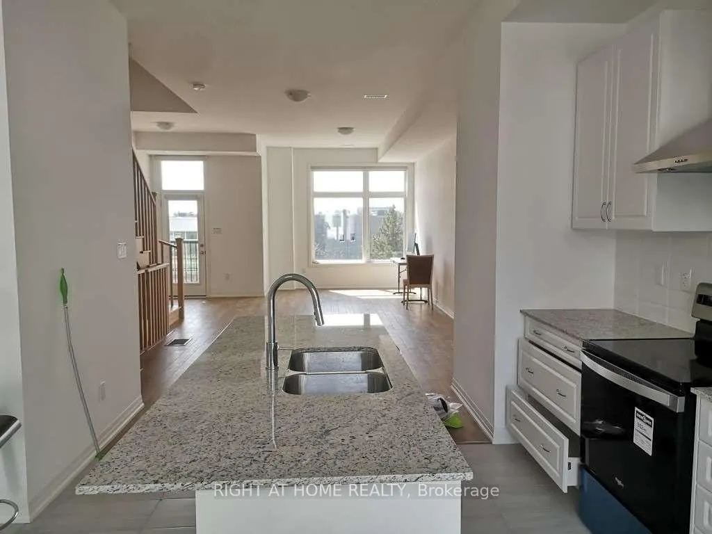 Photo 7 of 159 Markland Street, Markham, Cachet — HOMEH