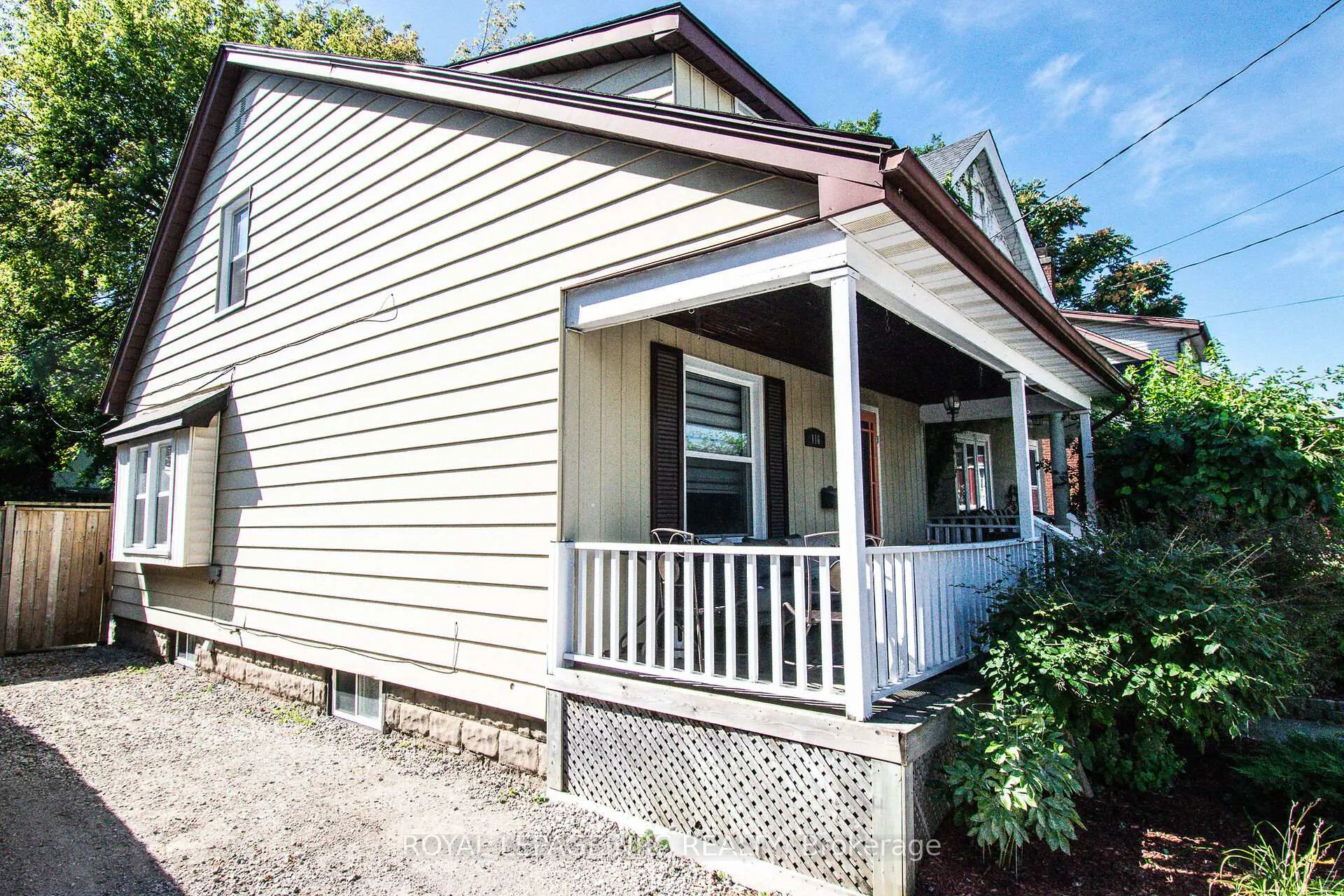 Photo 3 of 116 Lowell Avenue, St. Catharines, Downtown — HOMEH