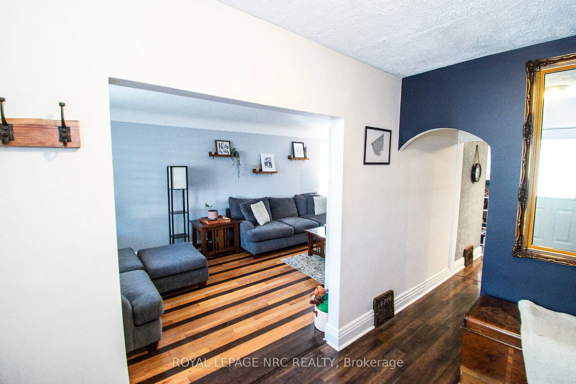 Photo 9 of 116 Lowell Avenue, St. Catharines, Downtown — HOMEH