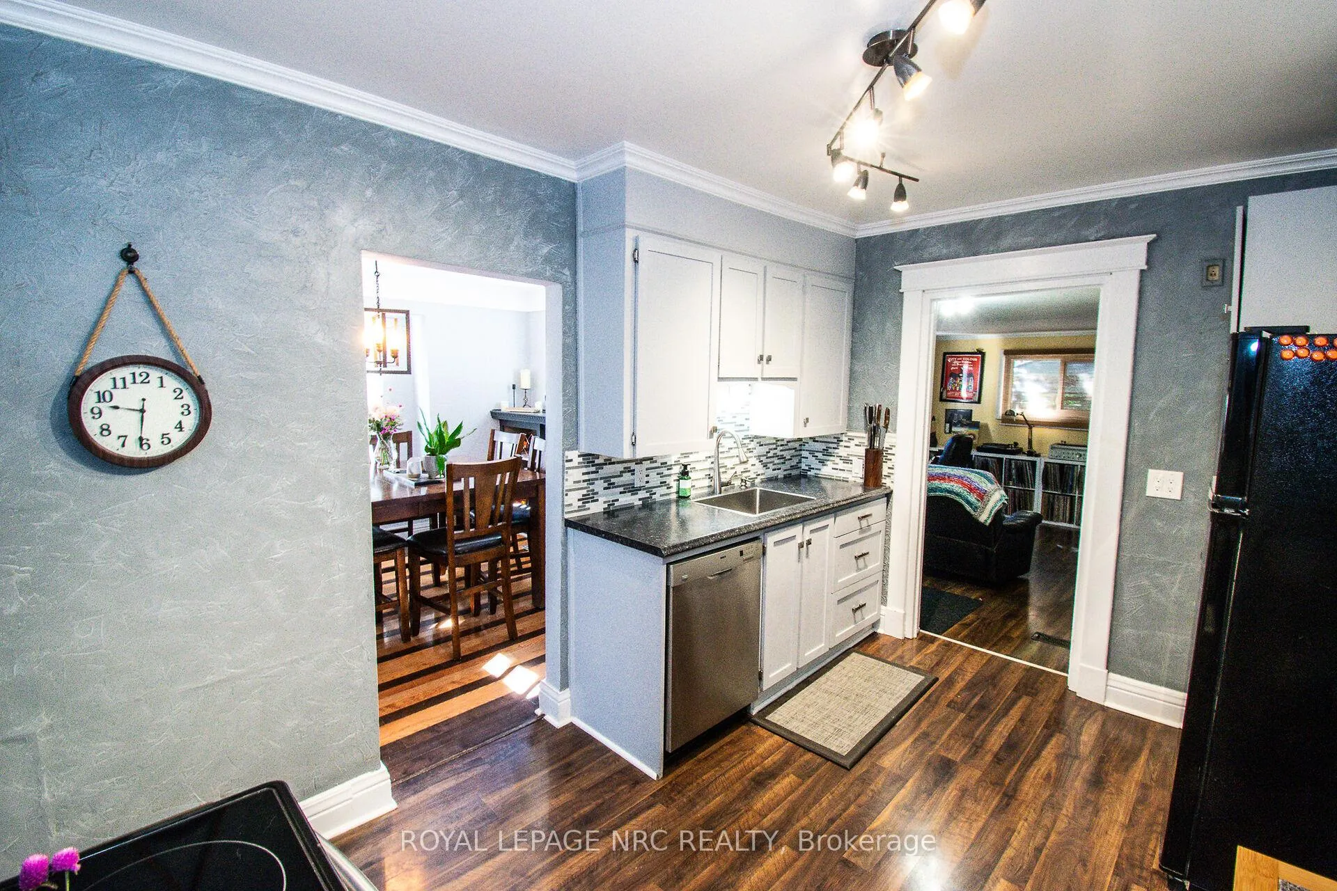 Photo 21 of 116 Lowell Avenue, St. Catharines, Downtown — HOMEH