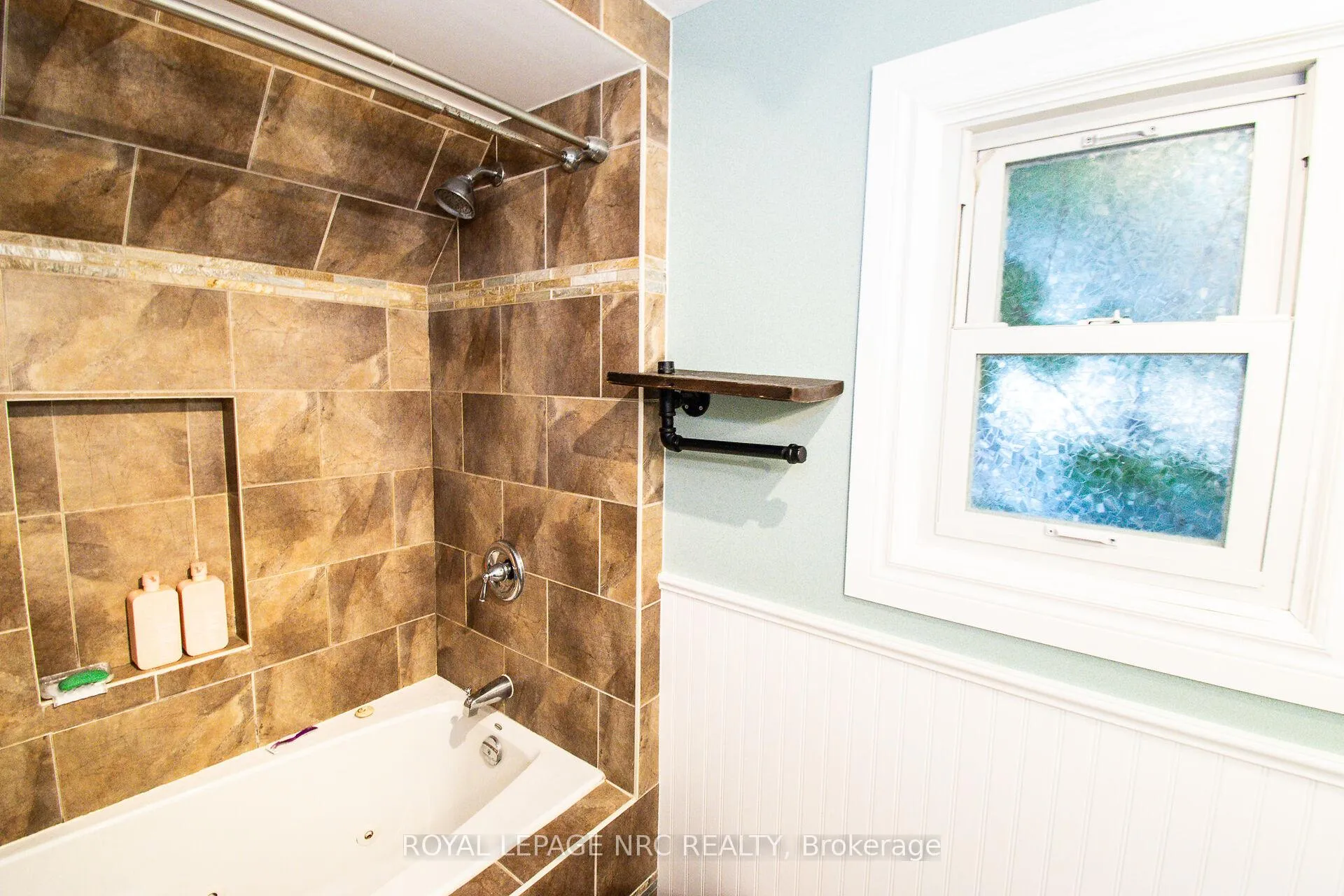 Photo 39 of 116 Lowell Avenue, St. Catharines, Downtown — HOMEH