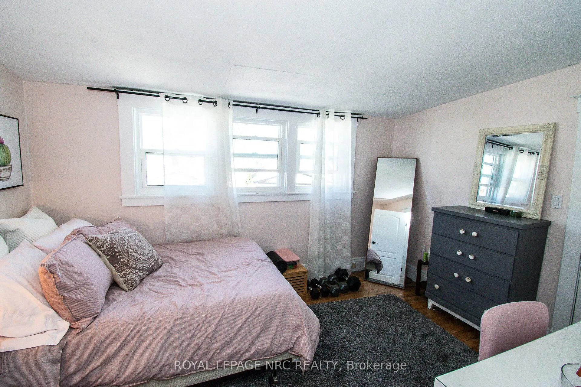 Photo 40 of 116 Lowell Avenue, St. Catharines, Downtown — HOMEH