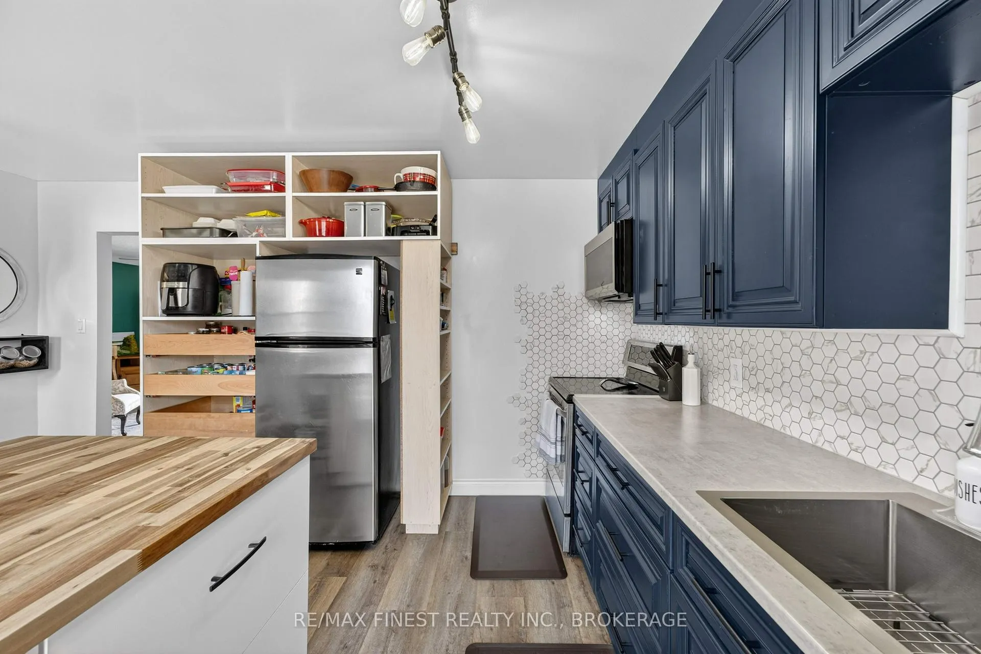 Photo 9 of 4333 Maple Drive, Frontenac, Frontenac South — HOMEH