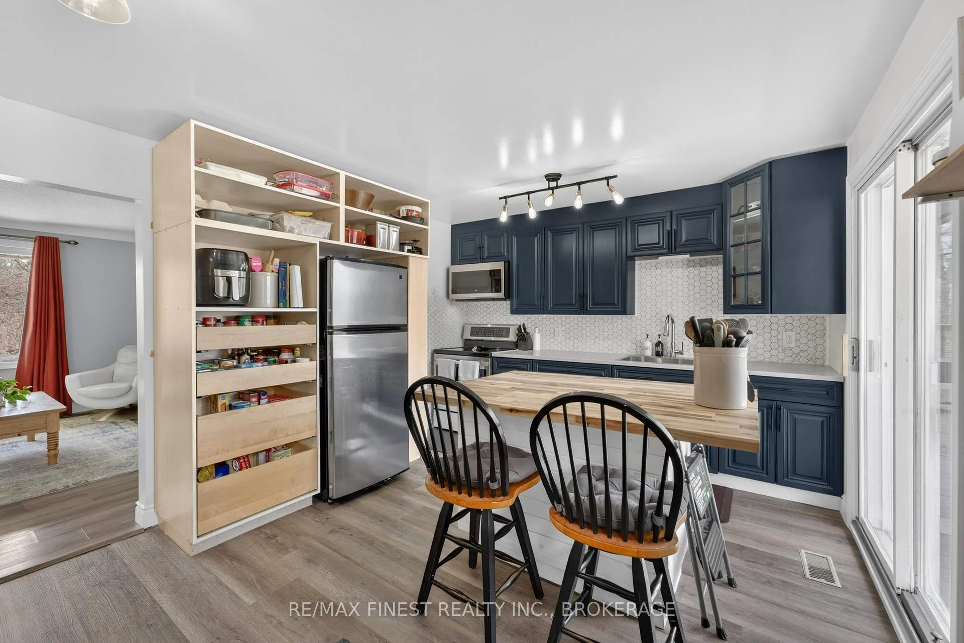 Photo 10 of 4333 Maple Drive, Frontenac, Frontenac South — HOMEH