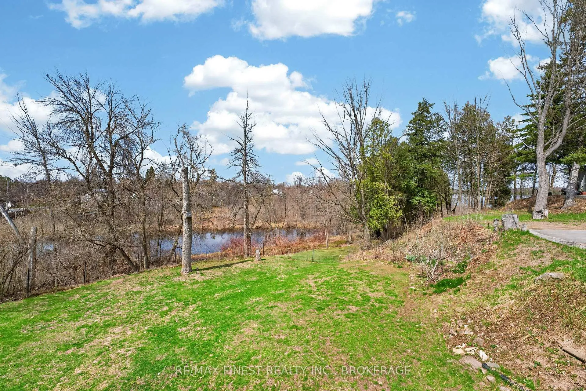 Photo 33 of 4333 Maple Drive, Frontenac, Frontenac South — HOMEH