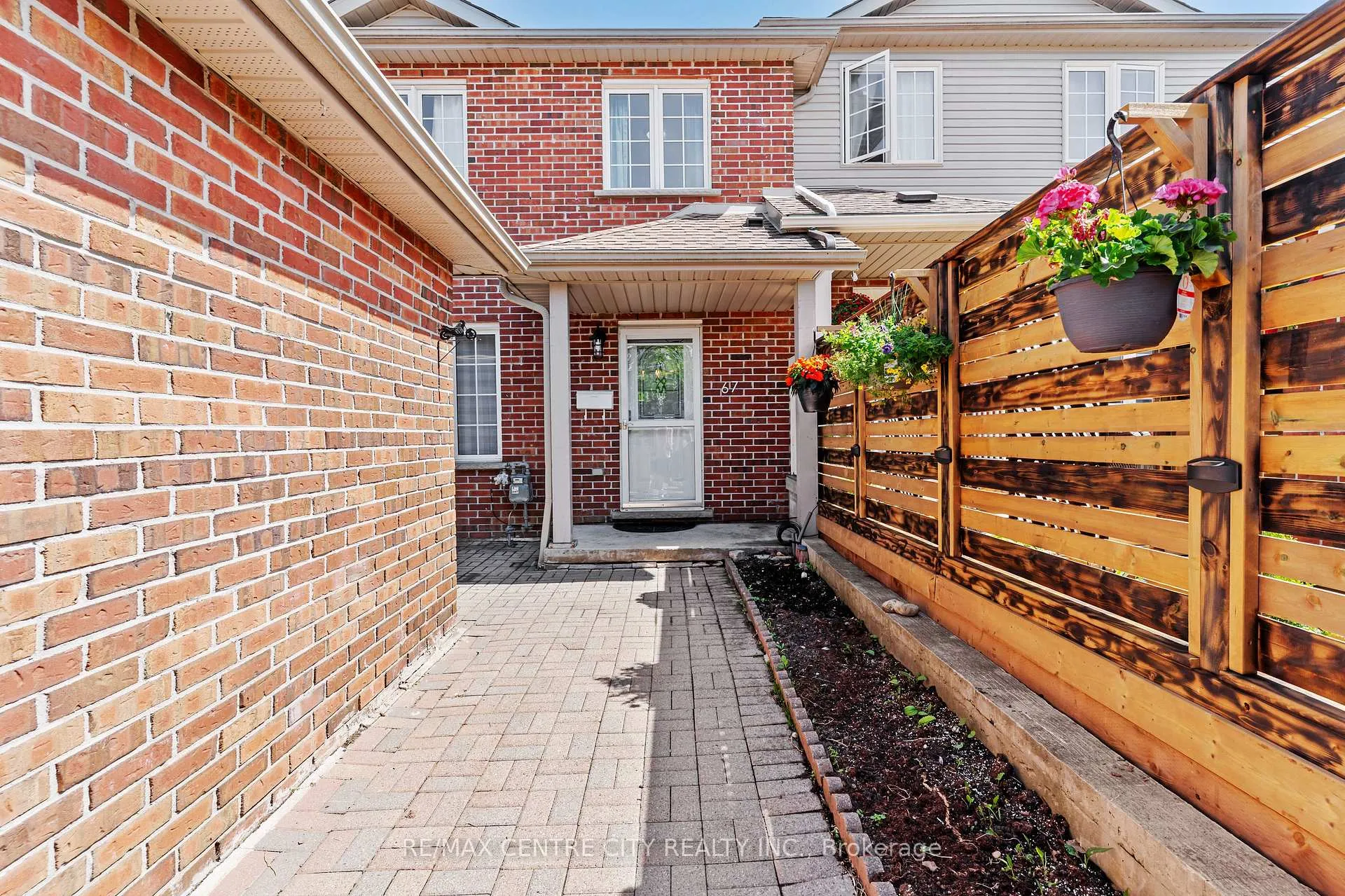 Photo 3 of 67 Ralgreen Crescent, Kitchener — HOMEH