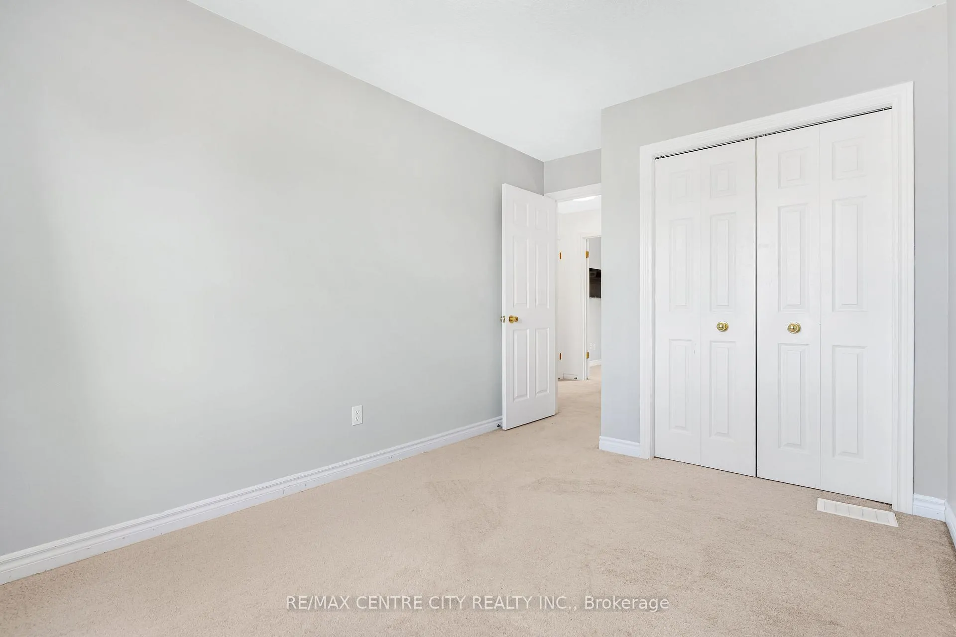 Photo 16 of 67 Ralgreen Crescent, Kitchener — HOMEH