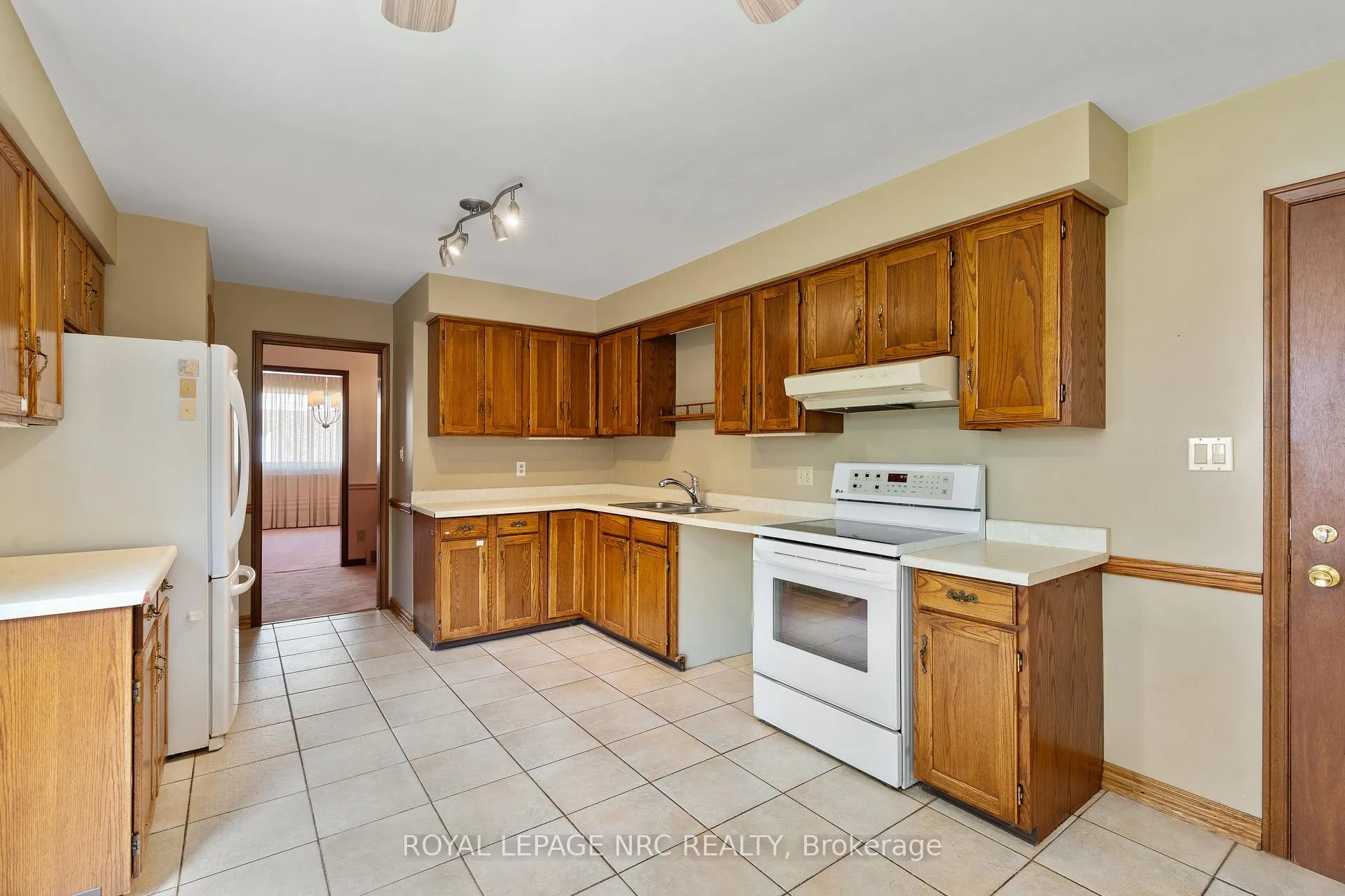 Photo 13 of 63 Berkwood Place, Pelham, Fonthill — HOMEH