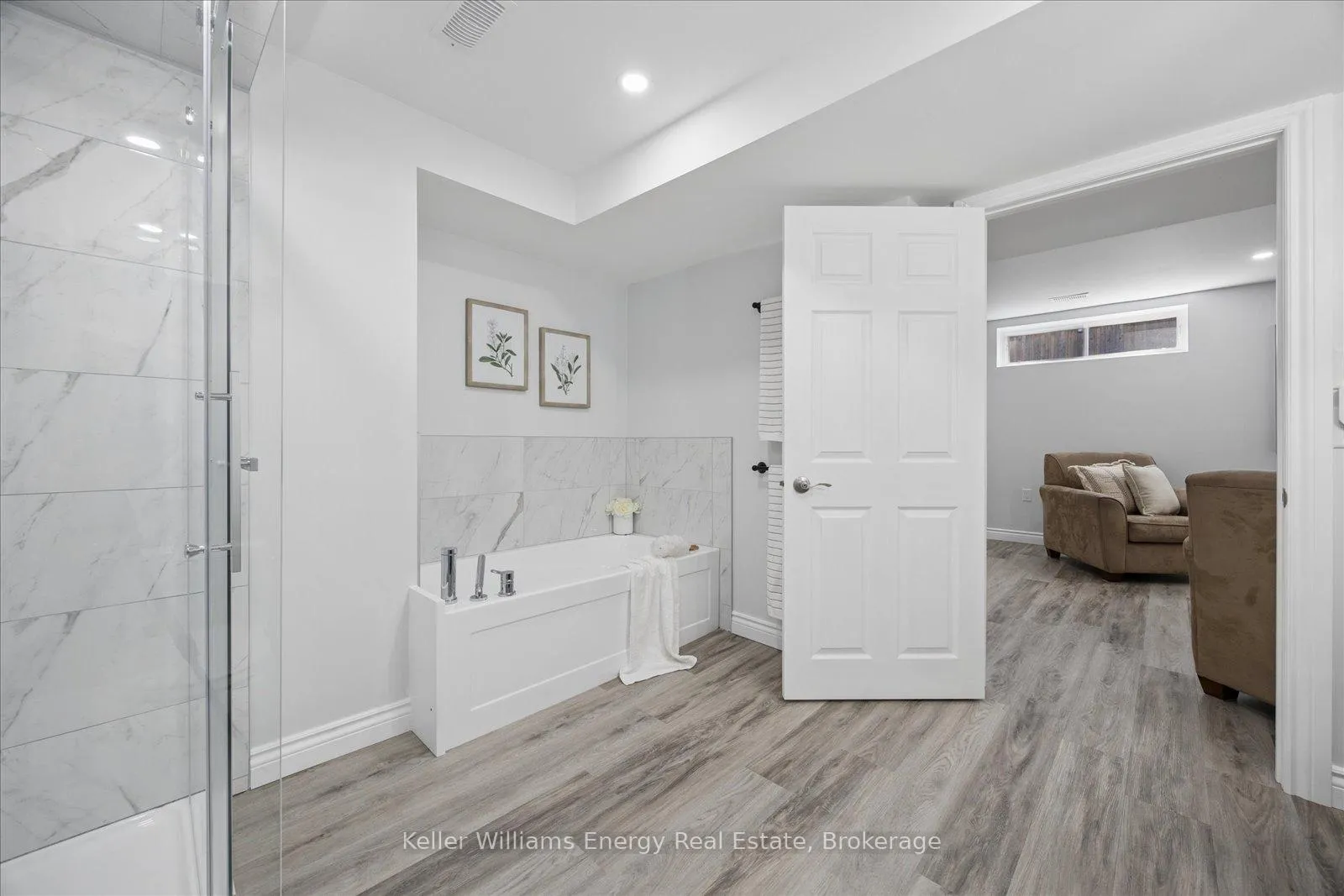 Photo 30 of 744 Glengrove Street, Oshawa, Northglen — HOMEH