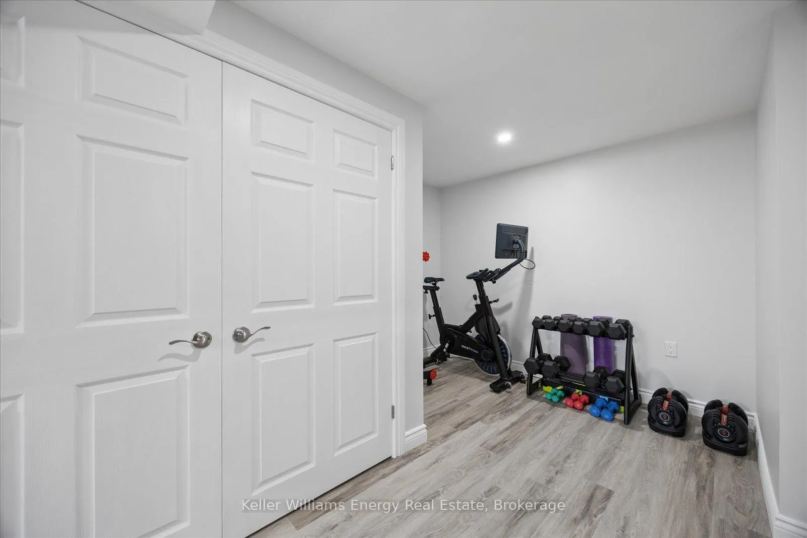 Photo 32 of 744 Glengrove Street, Oshawa, Northglen — HOMEH