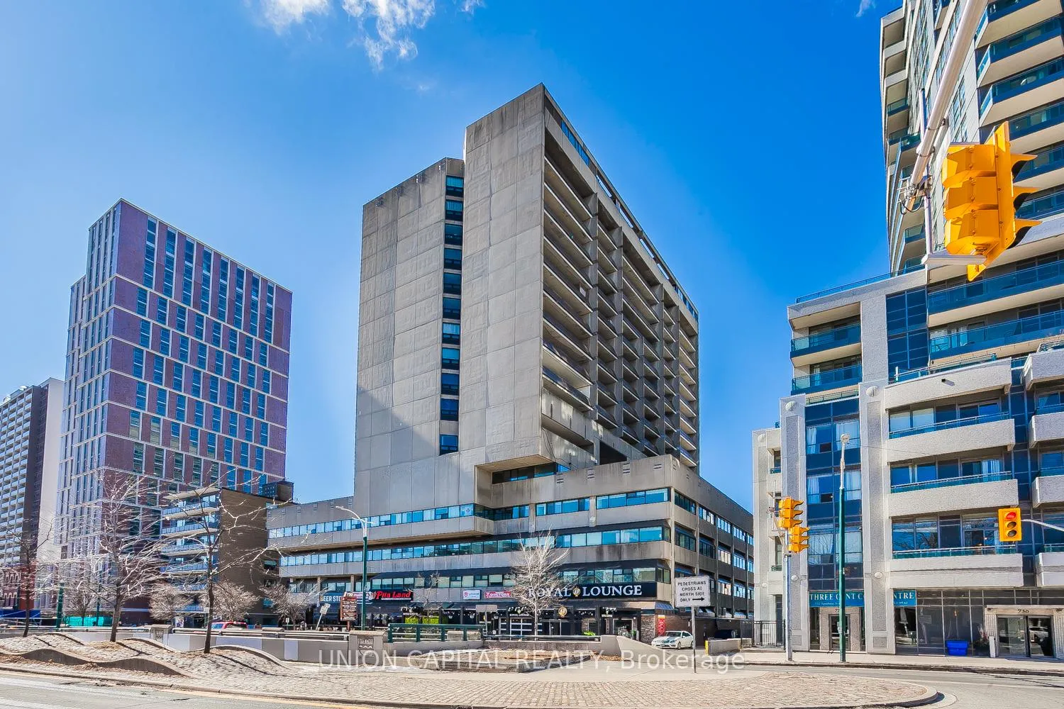 Front of Unit 904, 720 Spadina Avenue