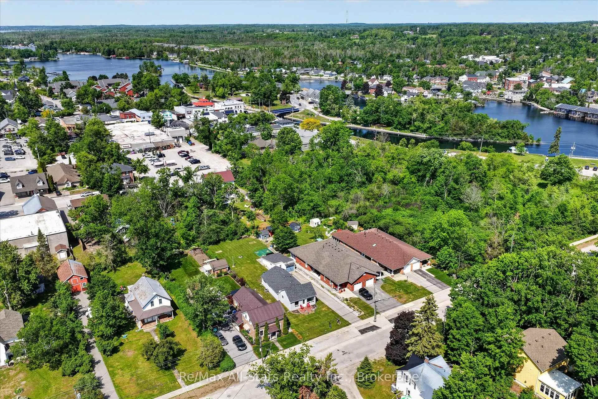 Photo 5 of 47 Need Street, Kawartha Lakes, Bobcaygeon — HOMEH