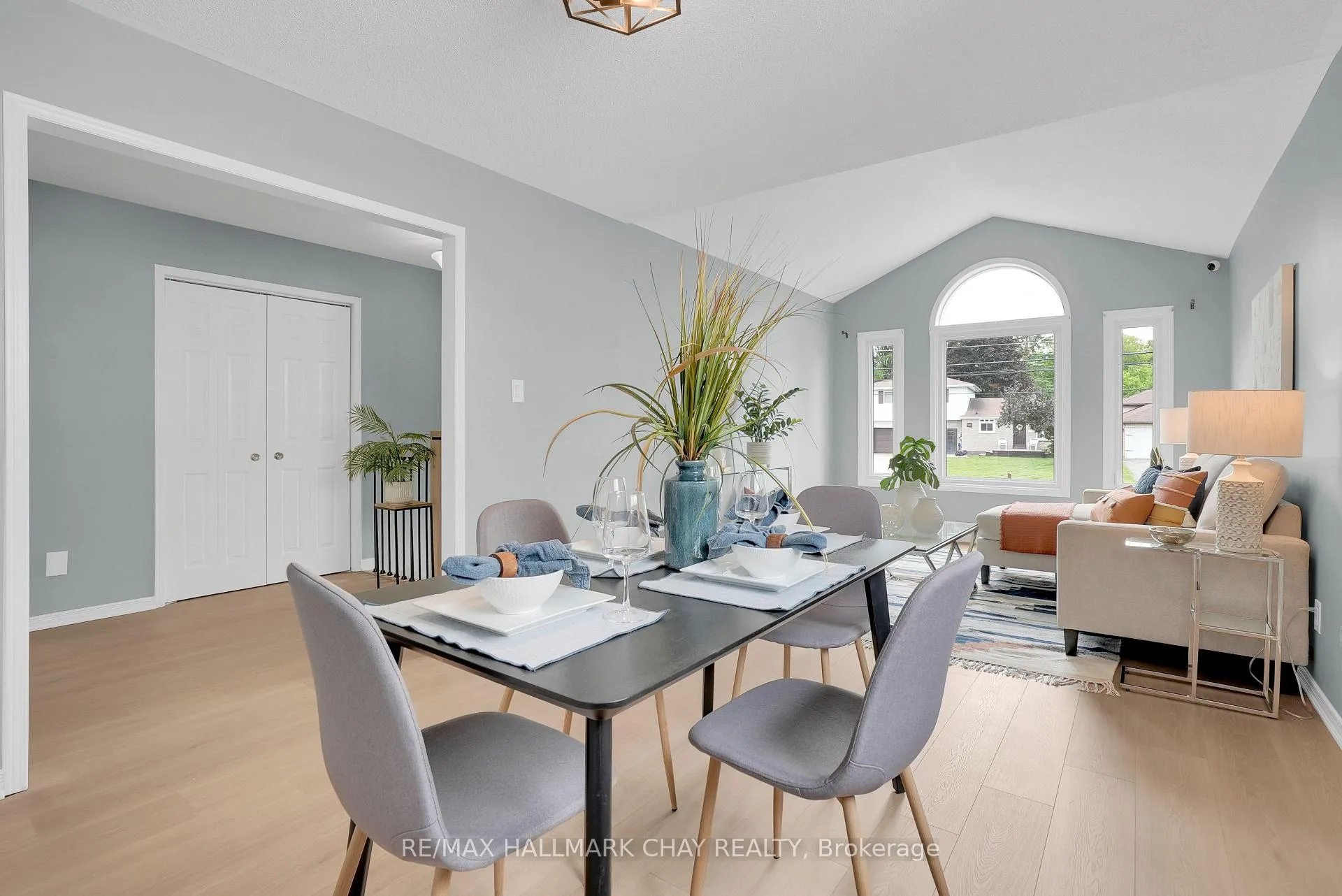 Photo 5 of 121 Huronia Road, Barrie, Painswick North — HOMEH