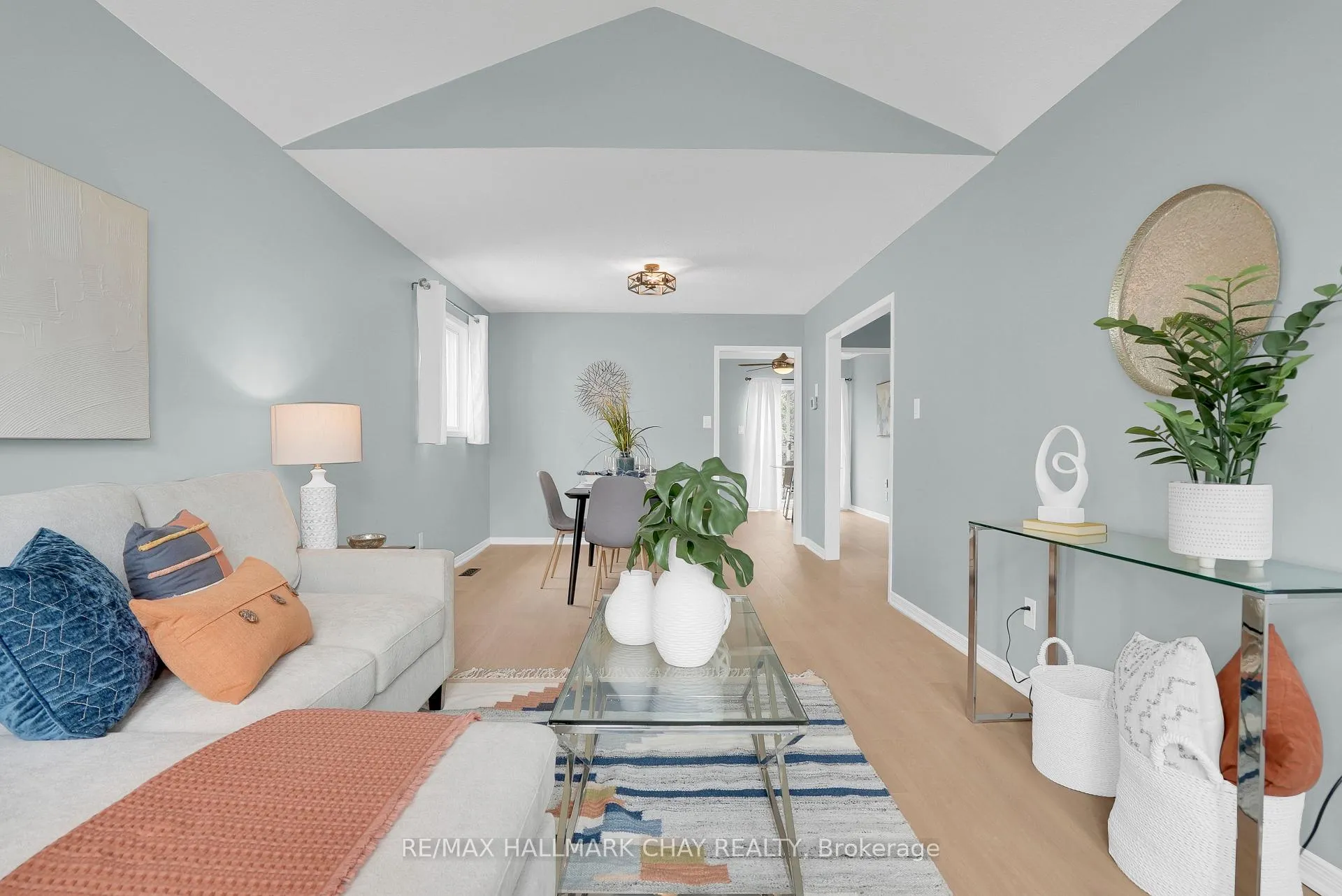 Photo 8 of 121 Huronia Road, Barrie, Painswick North — HOMEH