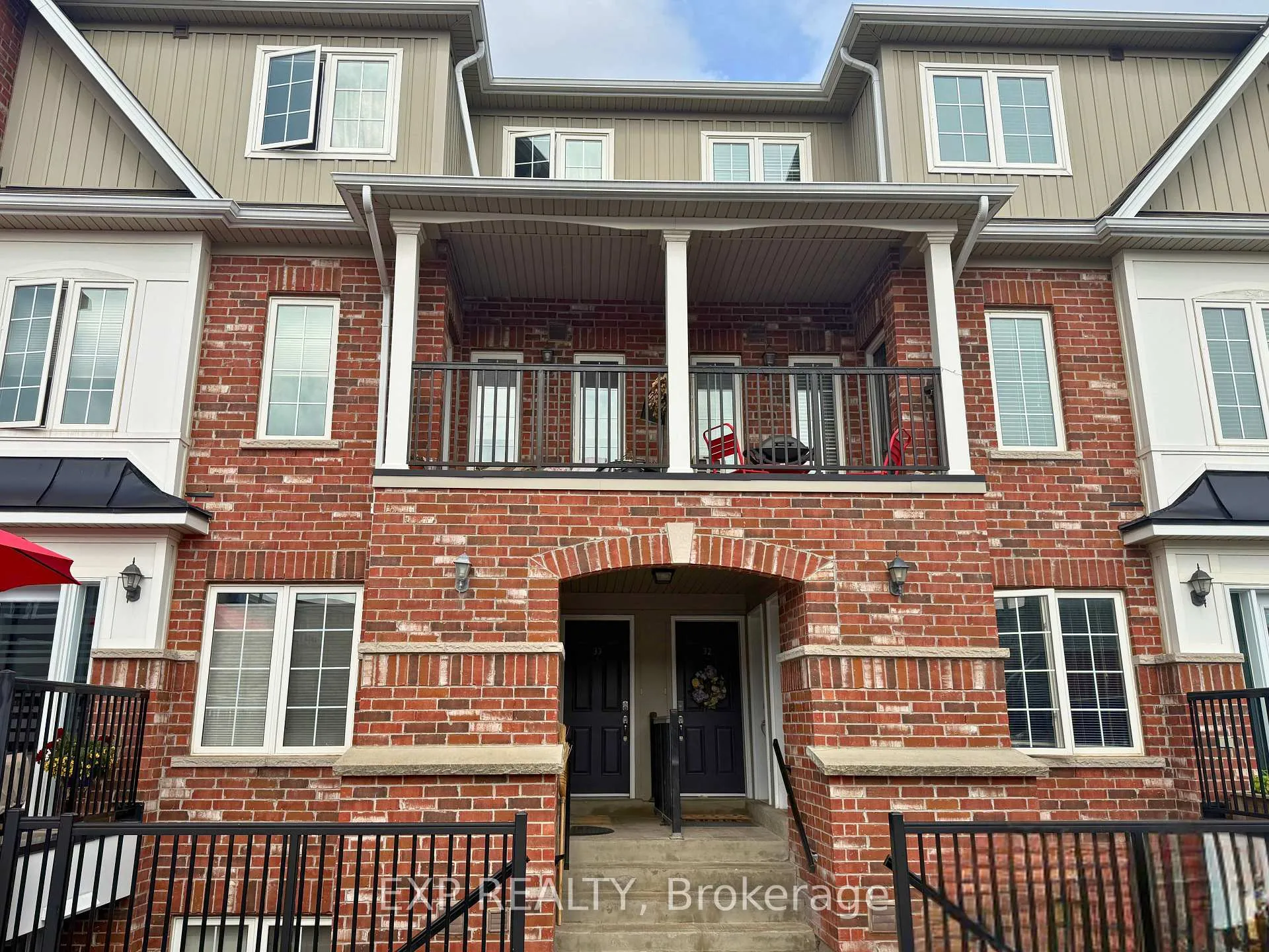 Front of Unit 31, 5 Armstrong Street