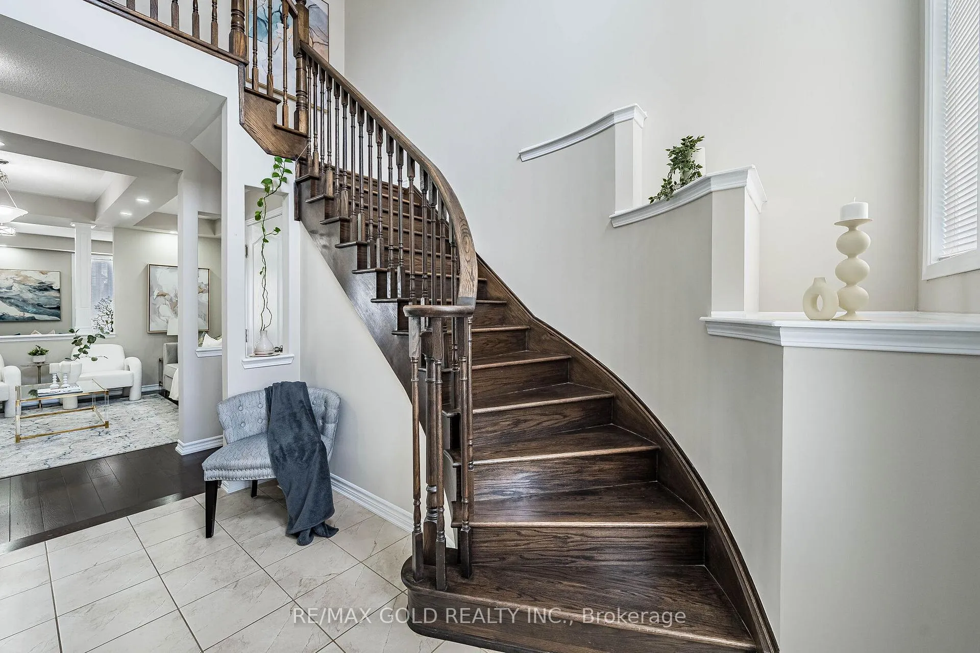 Photo 4 of 7 Troyer Street, Brampton, Northwest Brampton — HOMEH