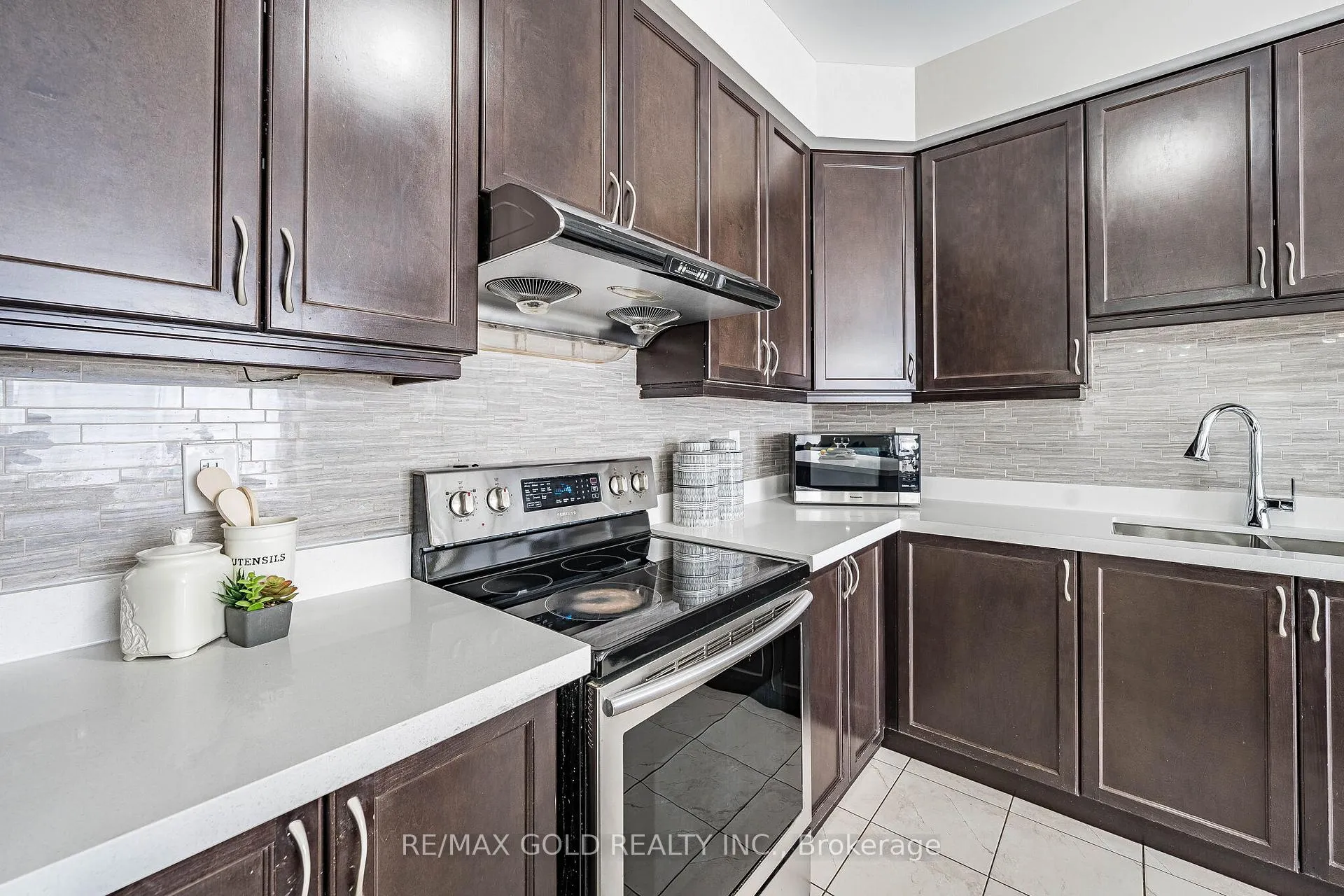 Photo 17 of 7 Troyer Street, Brampton, Northwest Brampton — HOMEH