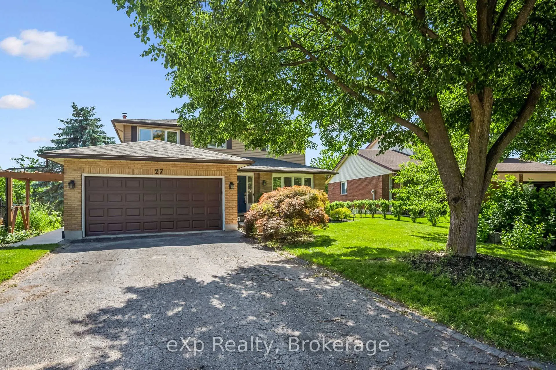 Photo 2 of 27 Notchwood Court, Kitchener, Idlewood — HOMEH