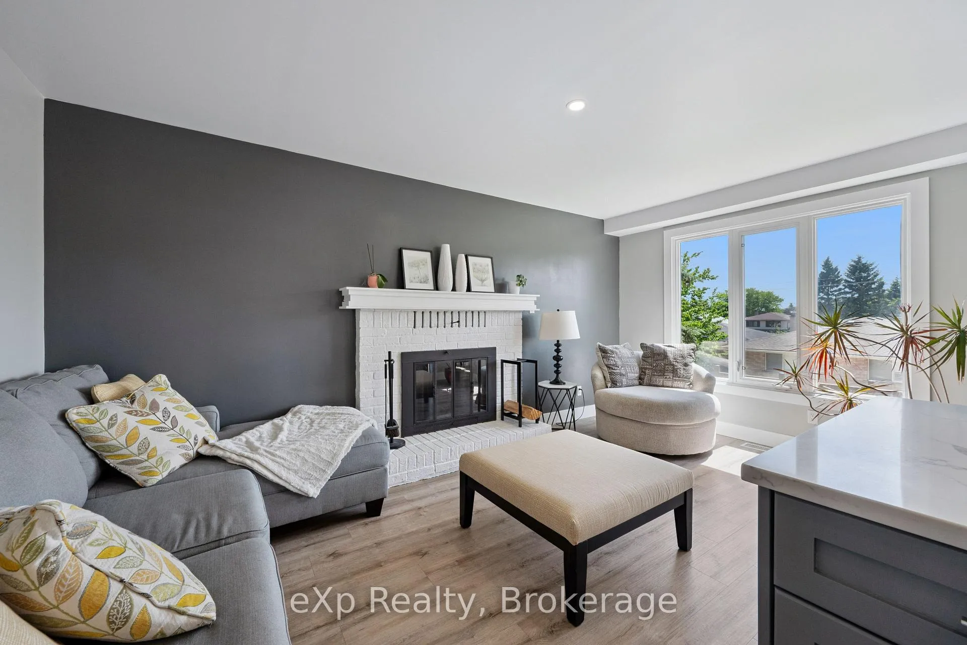 Photo 11 of 27 Notchwood Court, Kitchener, Idlewood — HOMEH