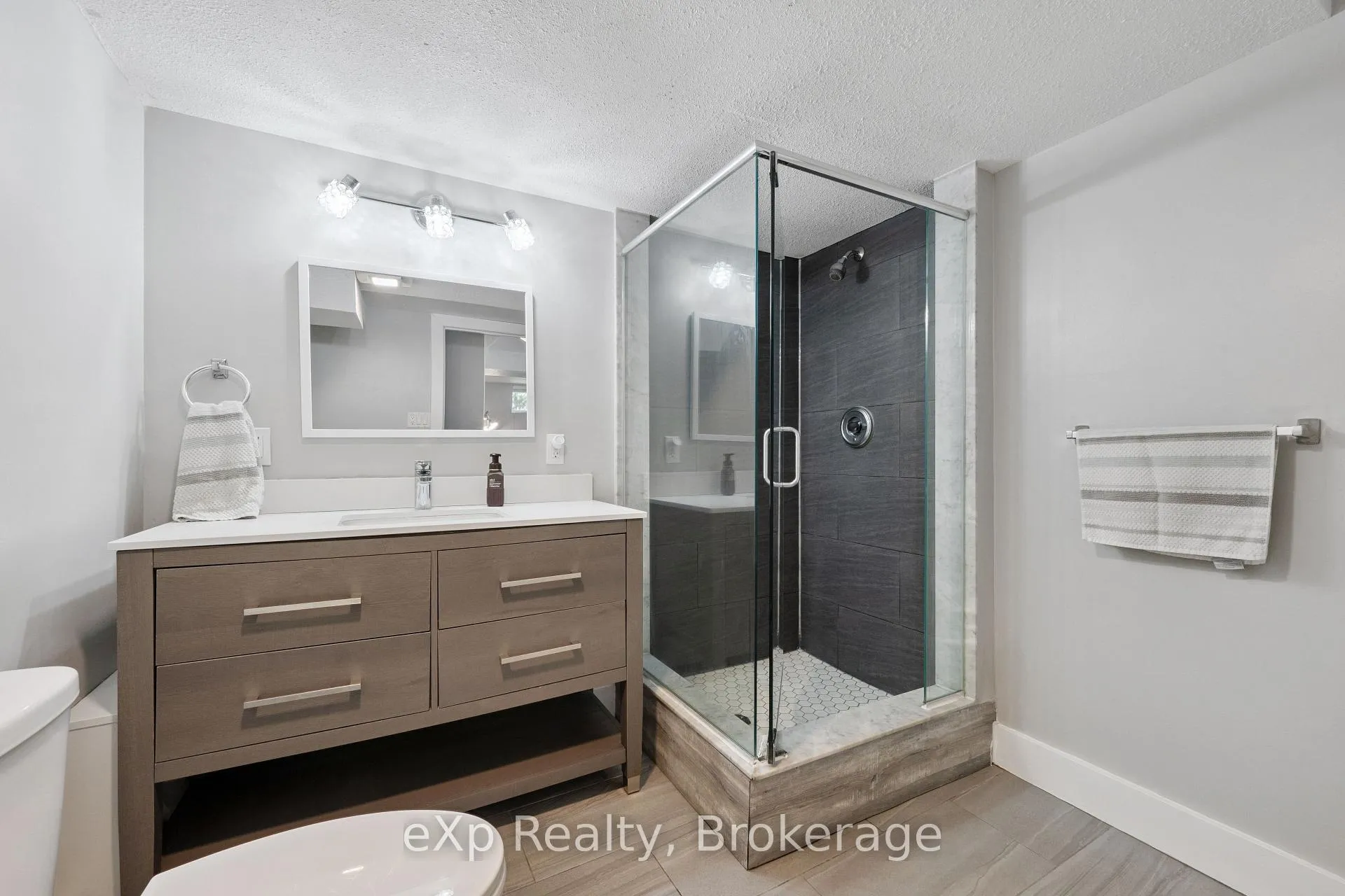 Photo 41 of 27 Notchwood Court, Kitchener, Idlewood — HOMEH