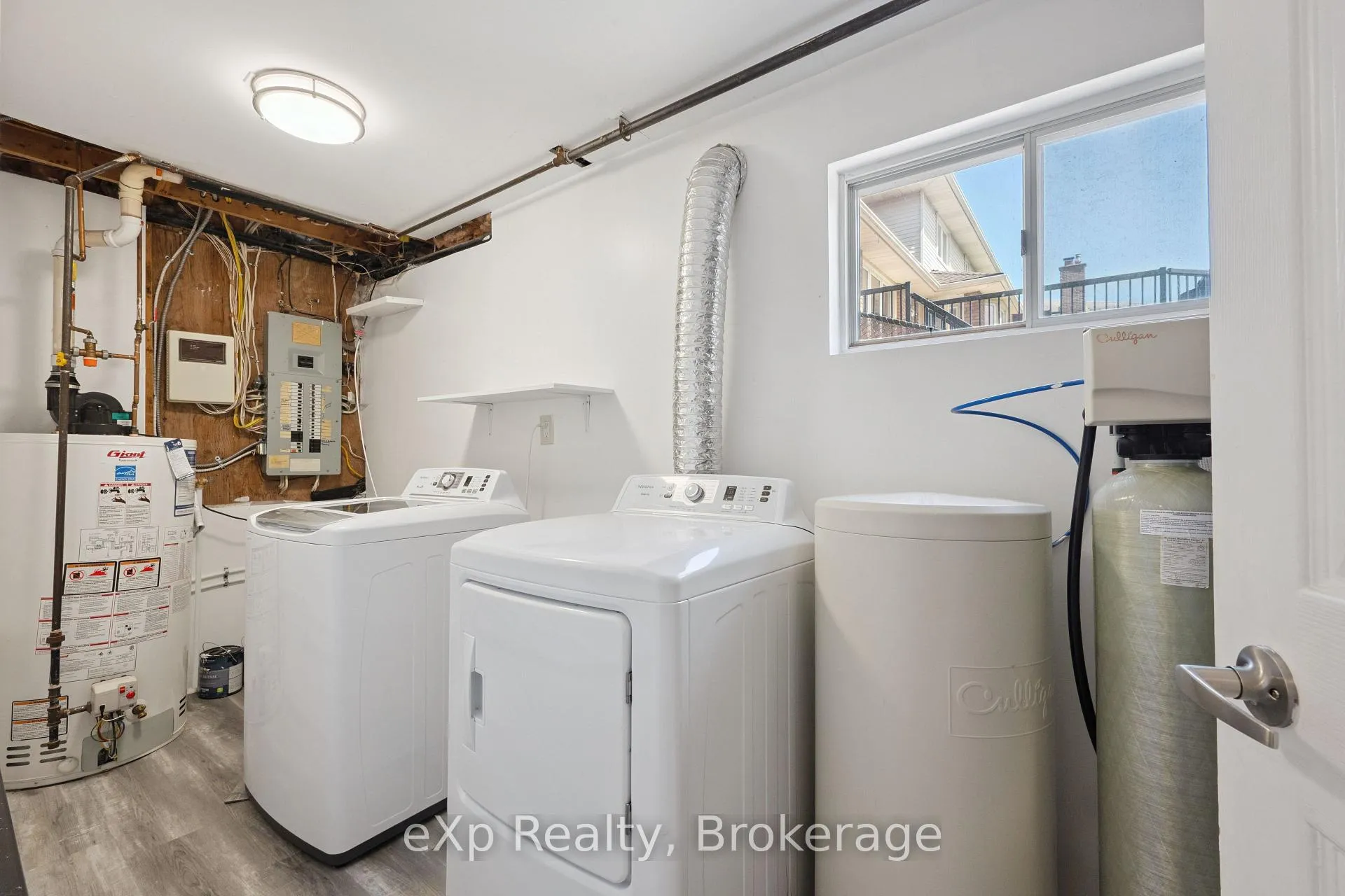 Photo 42 of 27 Notchwood Court, Kitchener, Idlewood — HOMEH