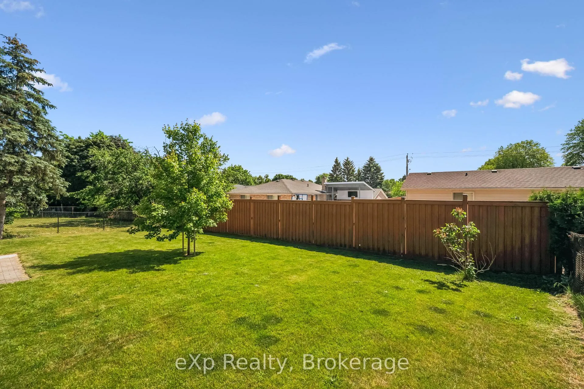 Photo 46 of 27 Notchwood Court, Kitchener, Idlewood — HOMEH