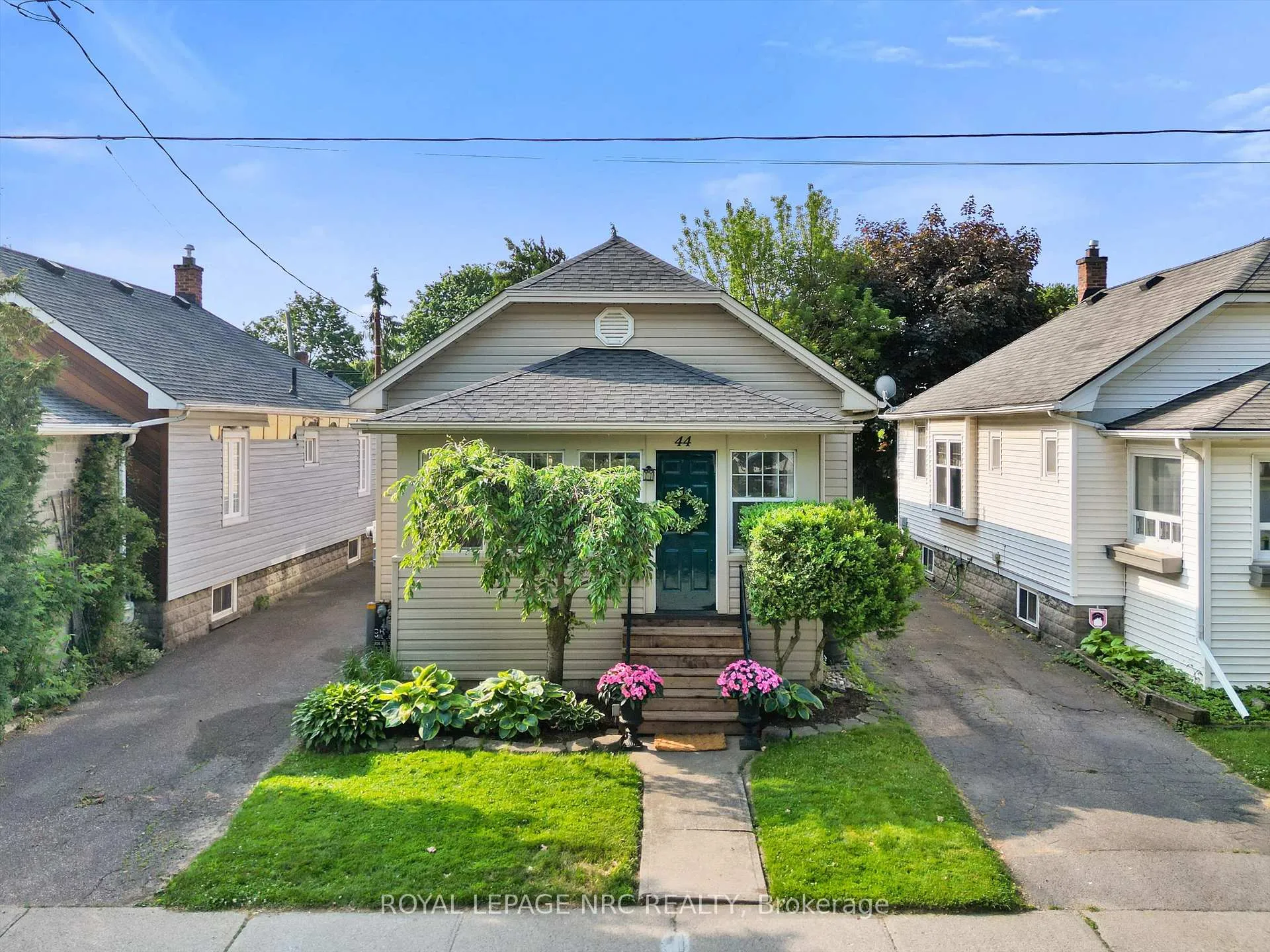 Photo 2 of 44 Beech Street, St. Catharines, Downtown — HOMEH
