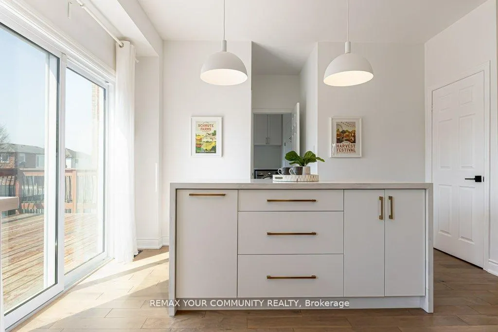Photo 7 of 35 Laurelbank Crescent, Georgina, Keswick North — HOMEH