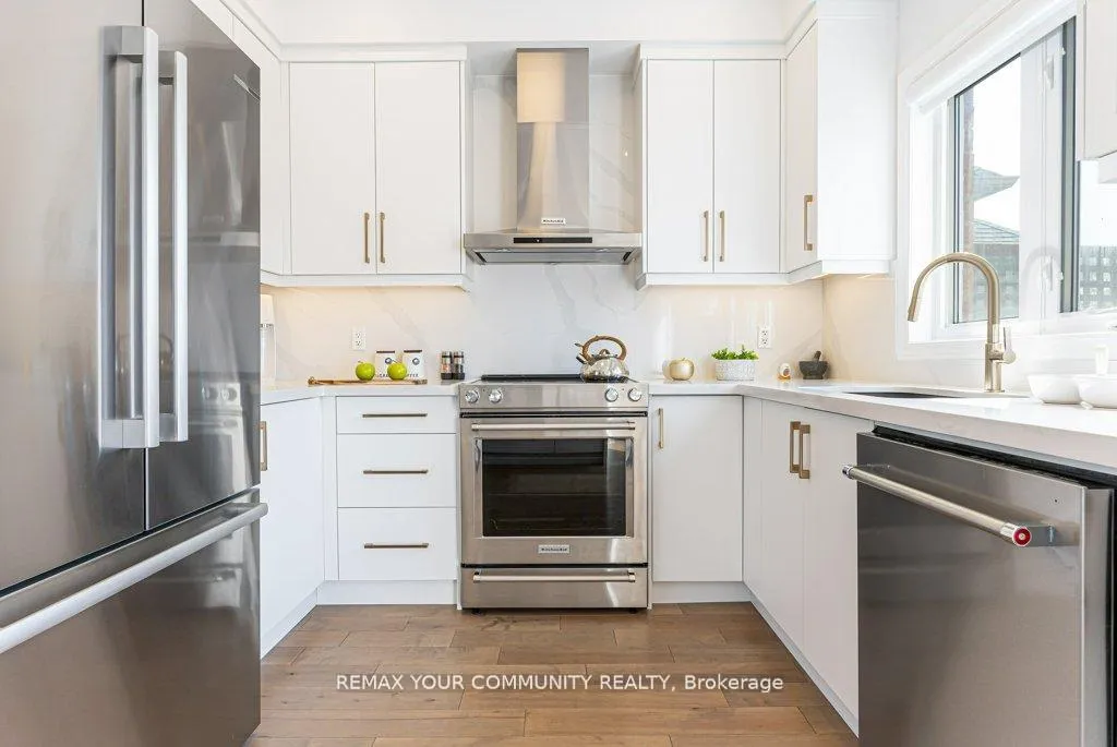 Photo 8 of 35 Laurelbank Crescent, Georgina, Keswick North — HOMEH