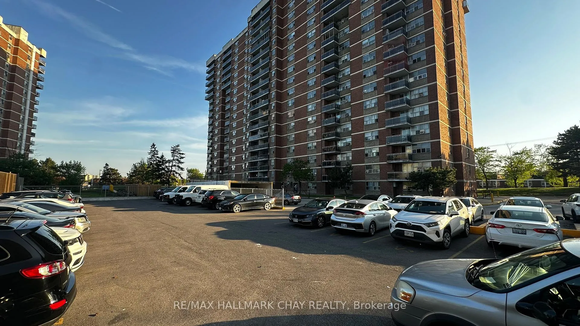 Photo 5 of Unit 905, 2645 Kipling Avenue, Etobicoke, Mount Olive-Silverstone-Jamestown — HOMEH