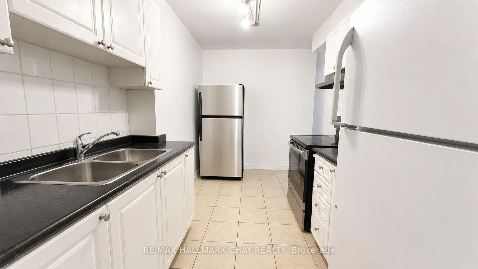 Photo 10 of Unit 905, 2645 Kipling Avenue, Etobicoke, Mount Olive-Silverstone-Jamestown — HOMEH