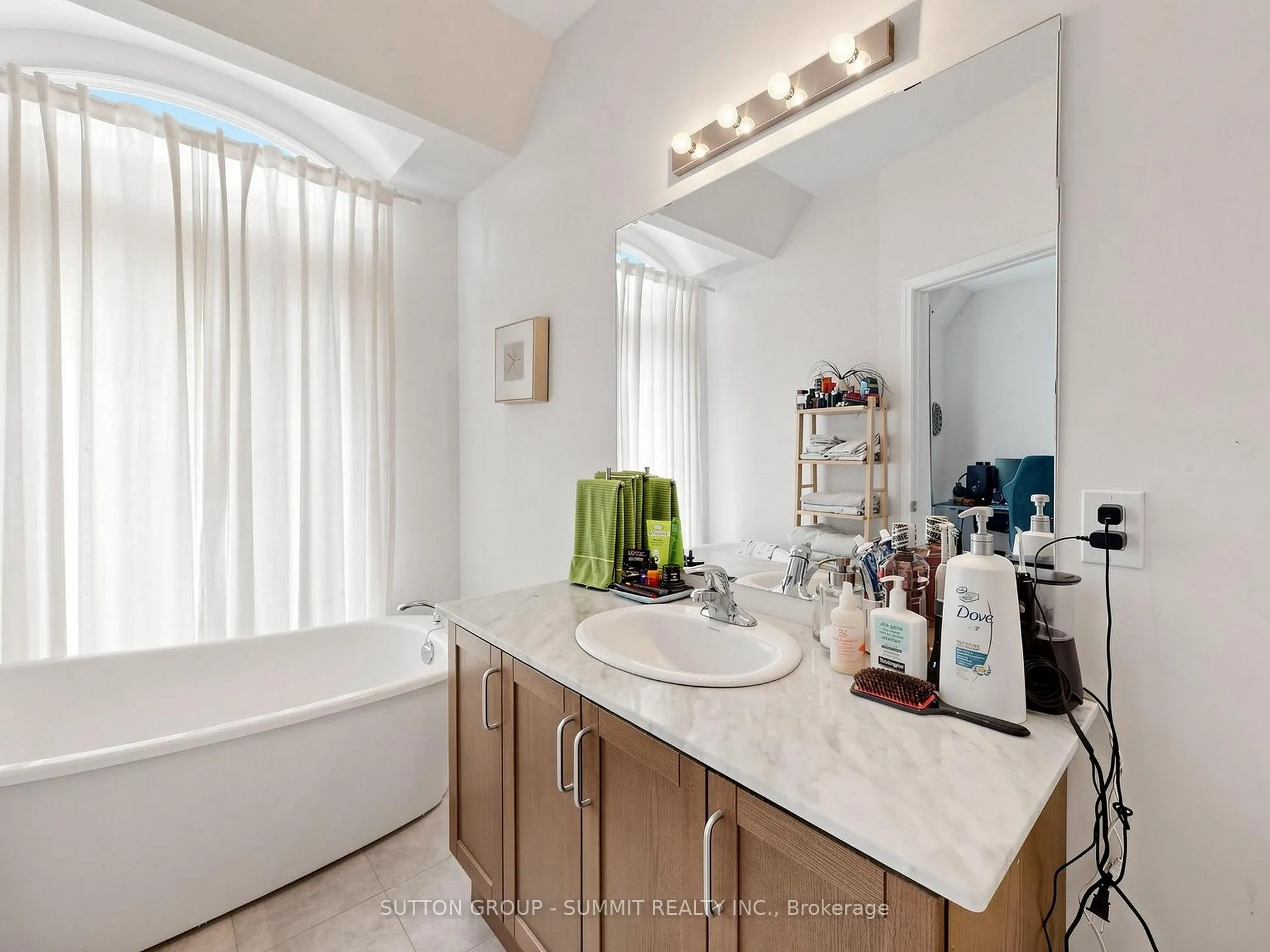 Photo 27 of 127 Armdale Road, Mississauga, Hurontario — HOMEH