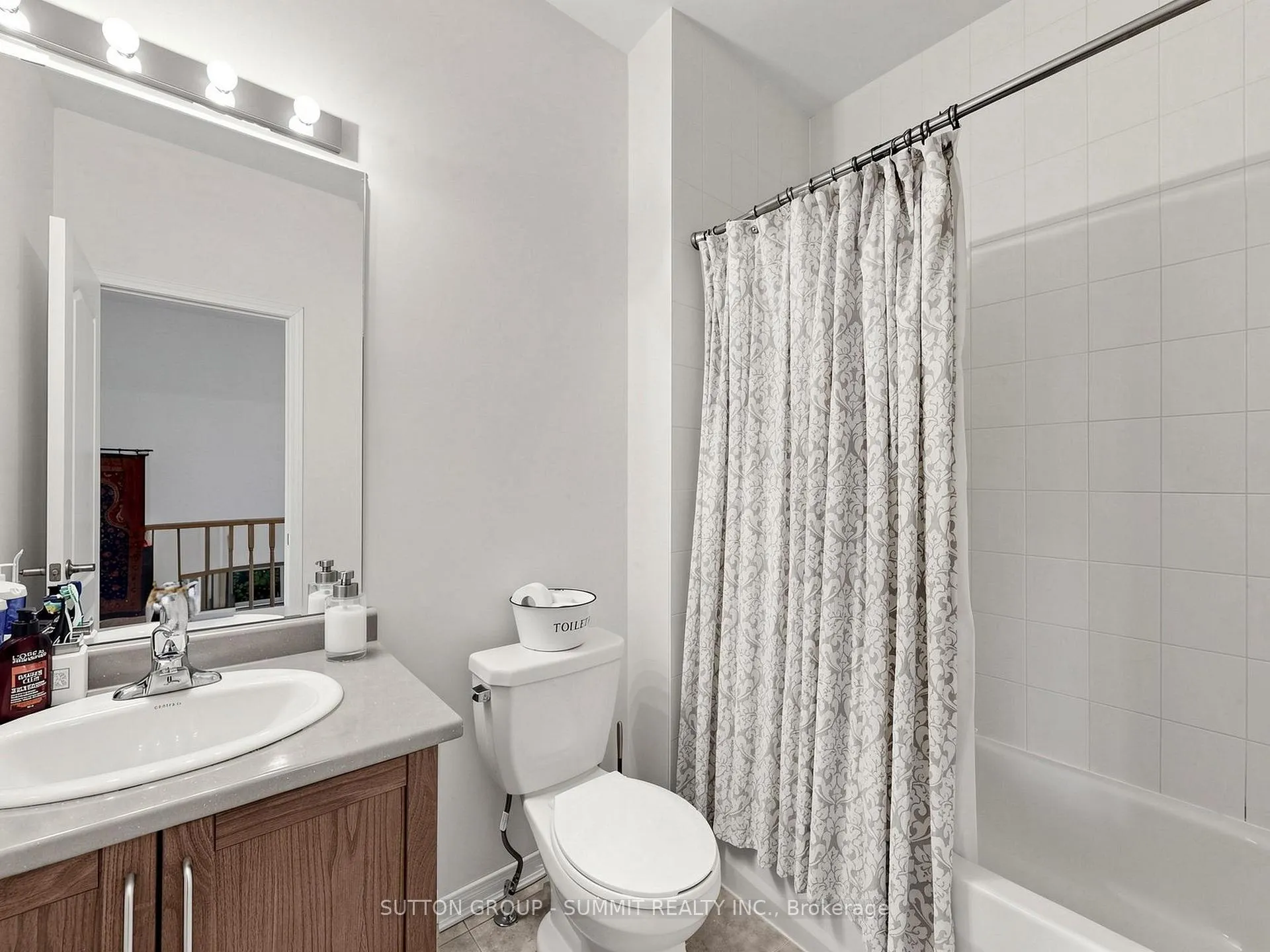Photo 34 of 127 Armdale Road, Mississauga, Hurontario — HOMEH