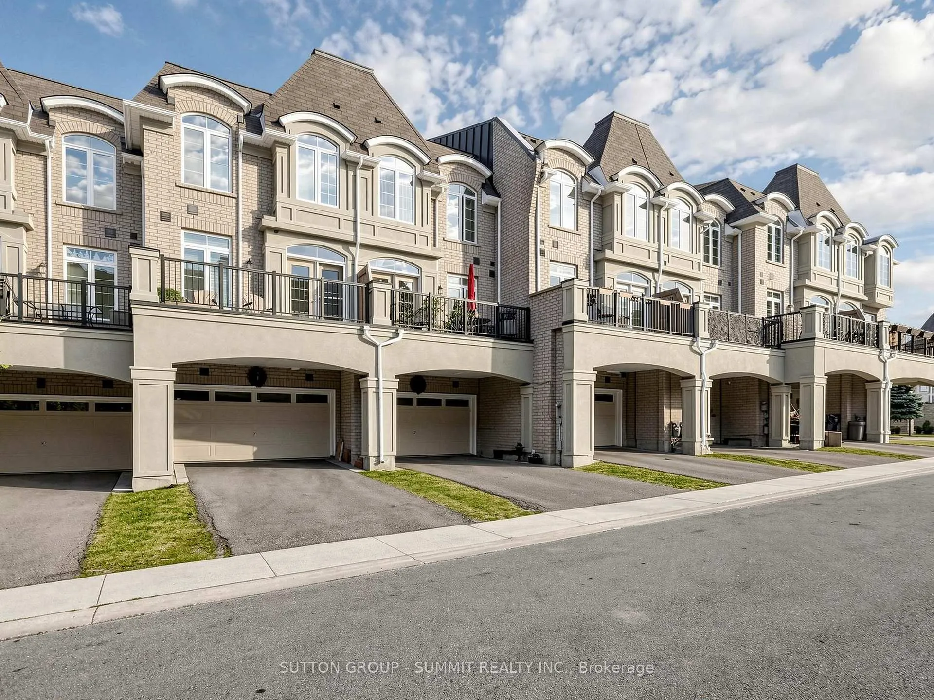 Photo 47 of 127 Armdale Road, Mississauga, Hurontario — HOMEH