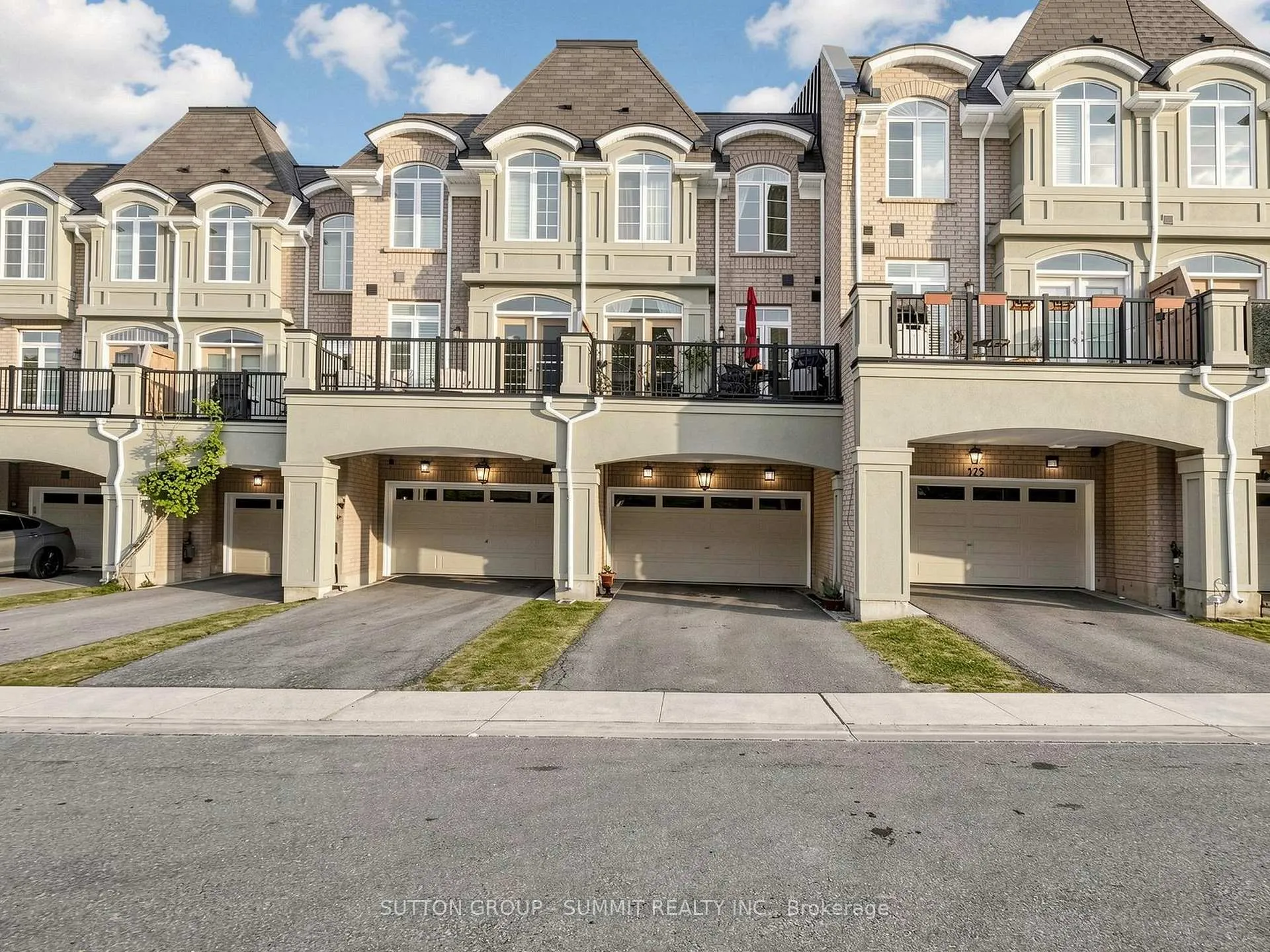 Photo 48 of 127 Armdale Road, Mississauga, Hurontario — HOMEH