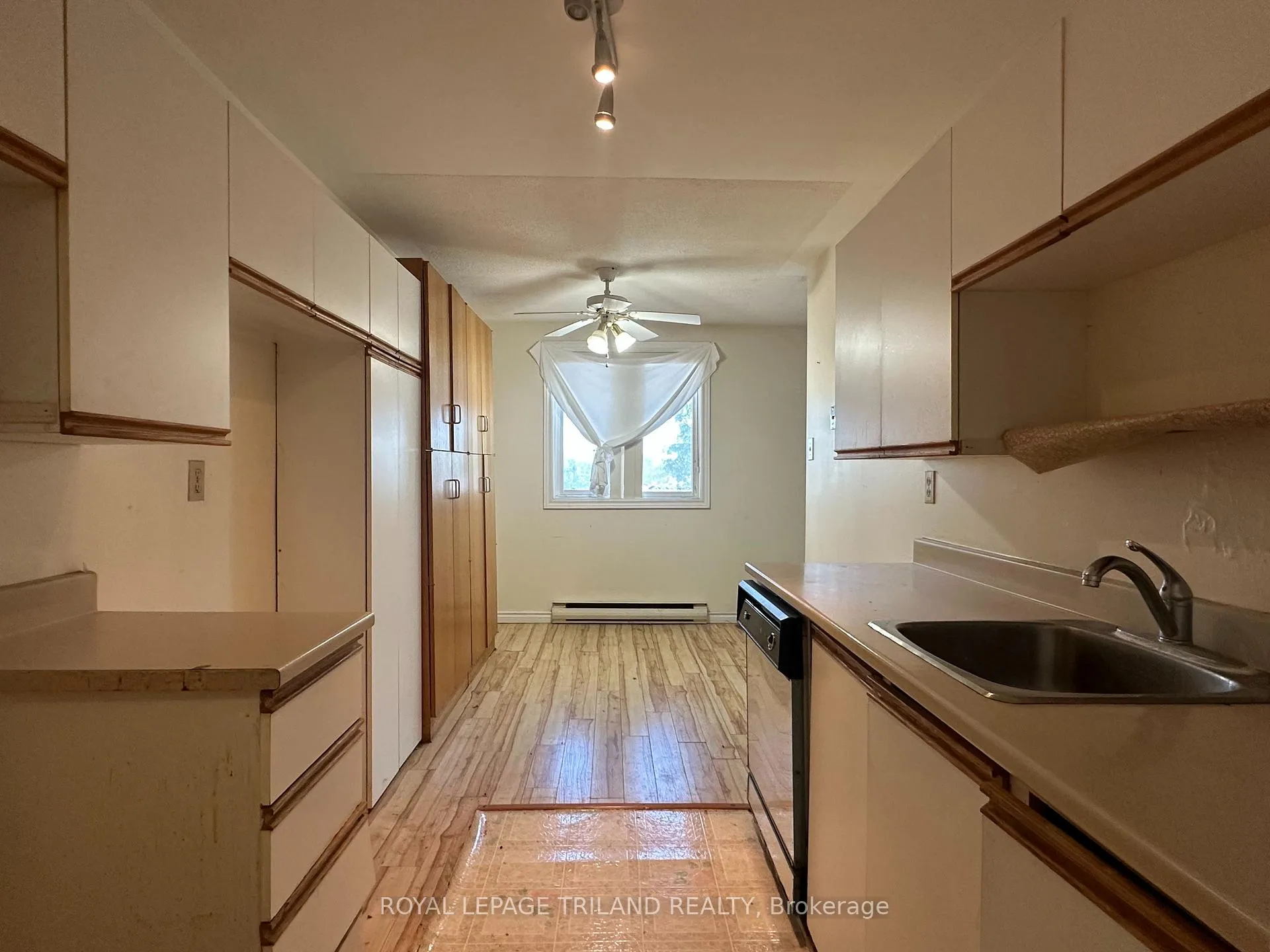 Photo 10 of Unit 302, 1106 Jalna Boulevard, London, South X — HOMEH