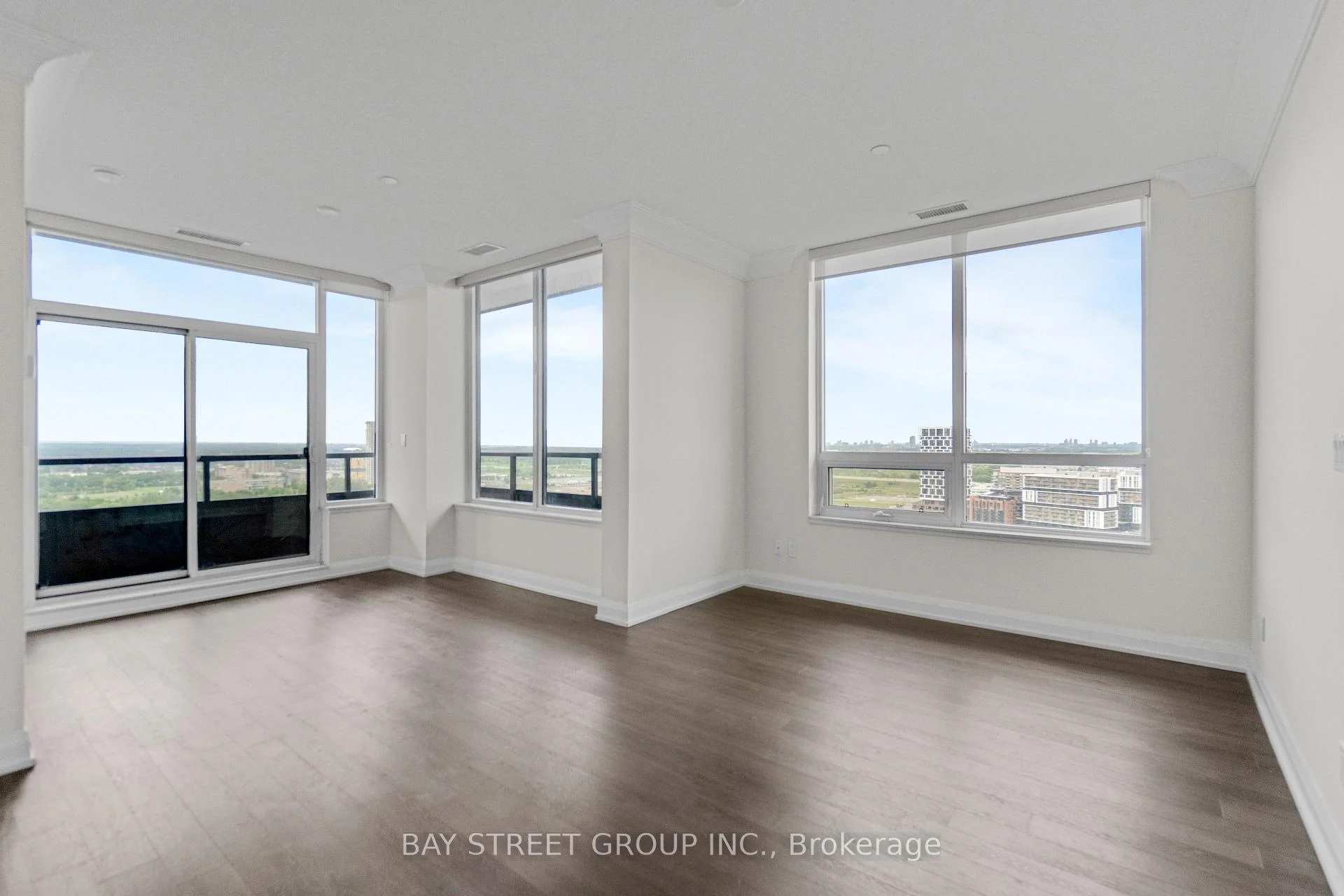 Photo 33 of Unit PH 03, 15 Water Walk Drive, Markham, Unionville — HOMEH