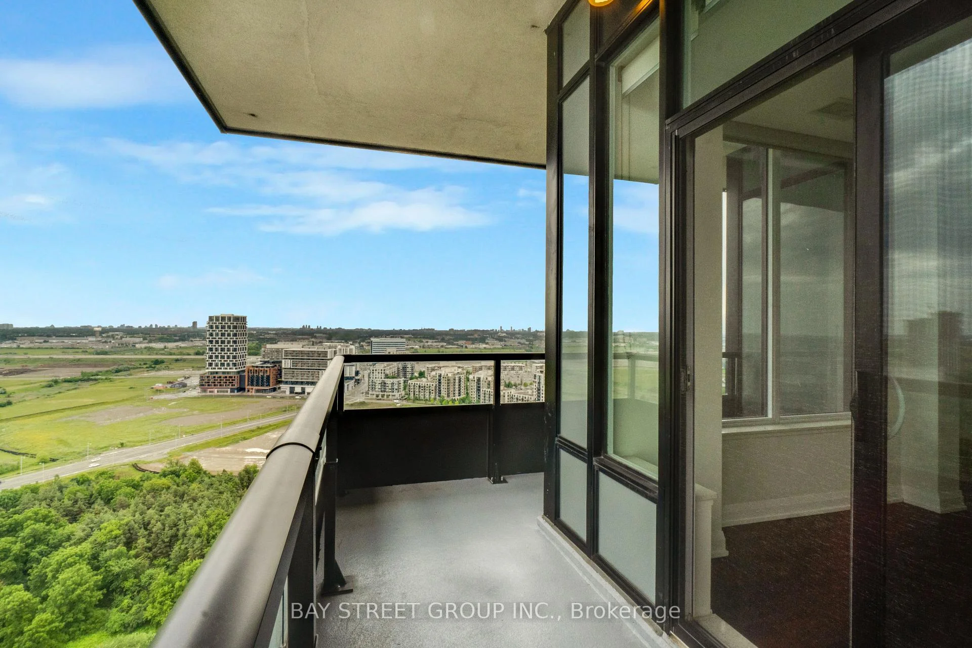 Photo 46 of Unit PH 03, 15 Water Walk Drive, Markham, Unionville — HOMEH