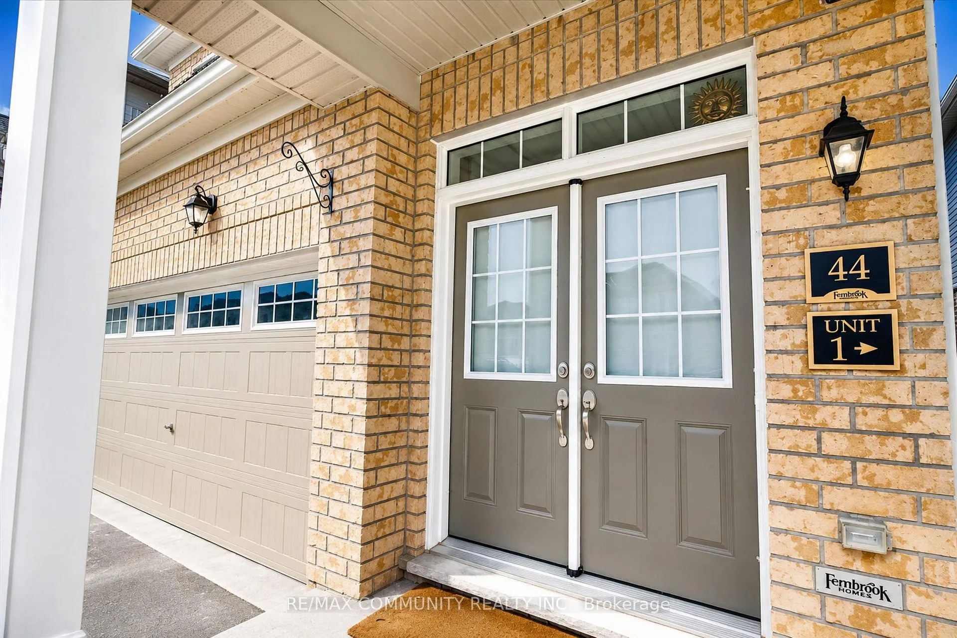 Photo 2 of 44 Bannister Road, Barrie, Rural Barrie Southeast — HOMEH
