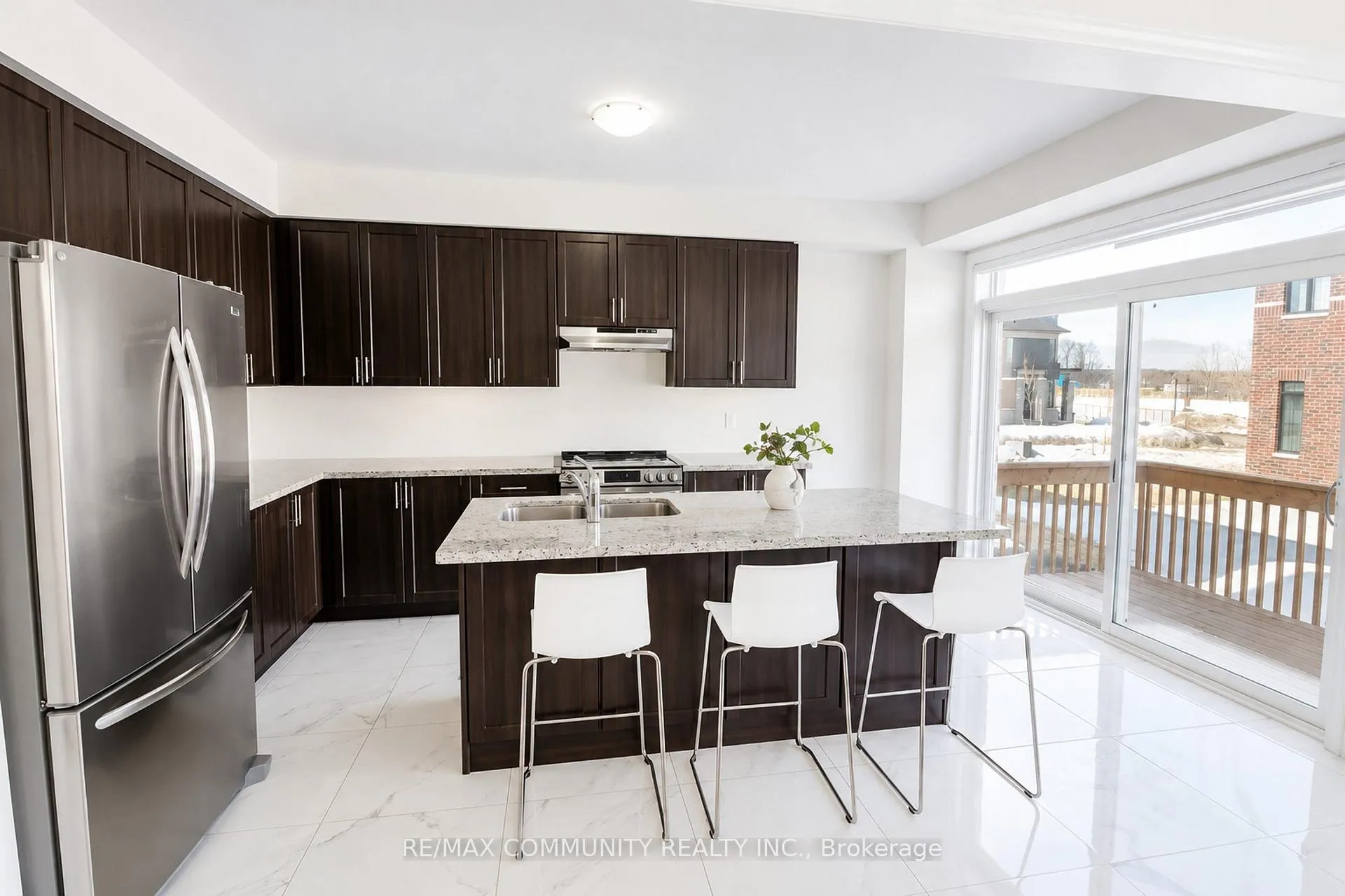 Photo 5 of 44 Bannister Road, Barrie, Rural Barrie Southeast — HOMEH