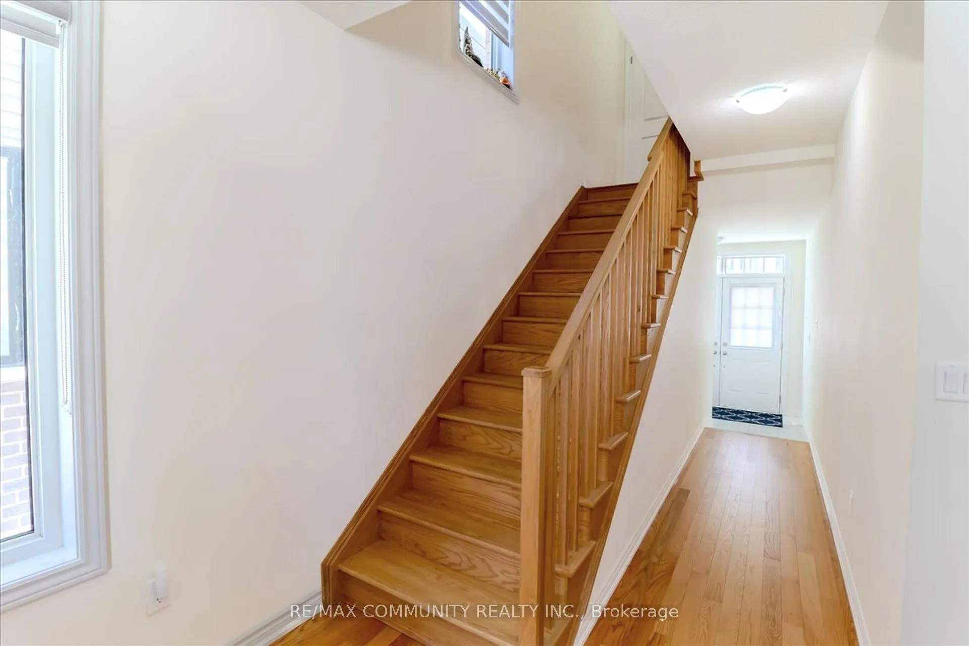 Photo 7 of 44 Bannister Road, Barrie, Rural Barrie Southeast — HOMEH