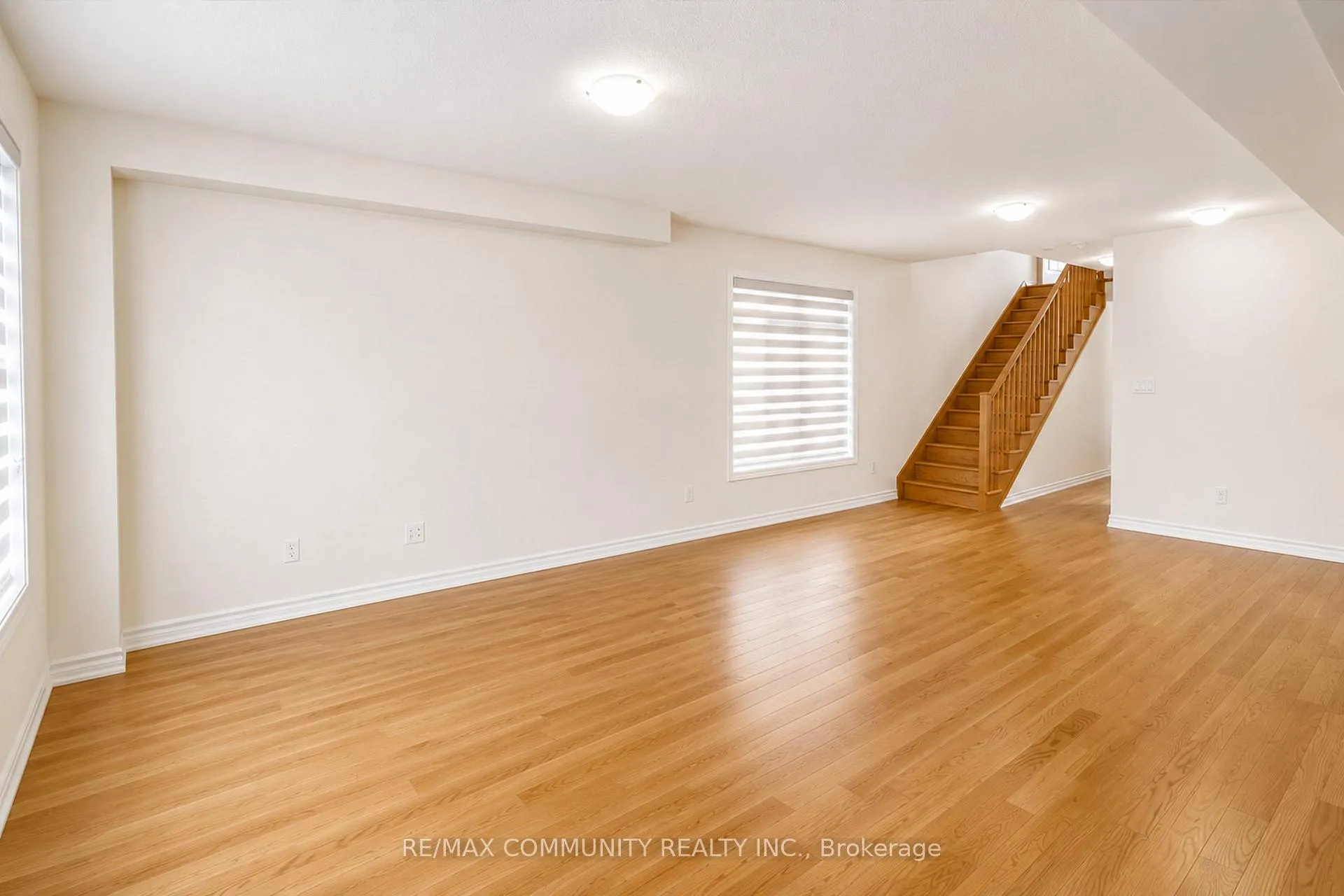 Photo 8 of 44 Bannister Road, Barrie, Rural Barrie Southeast — HOMEH