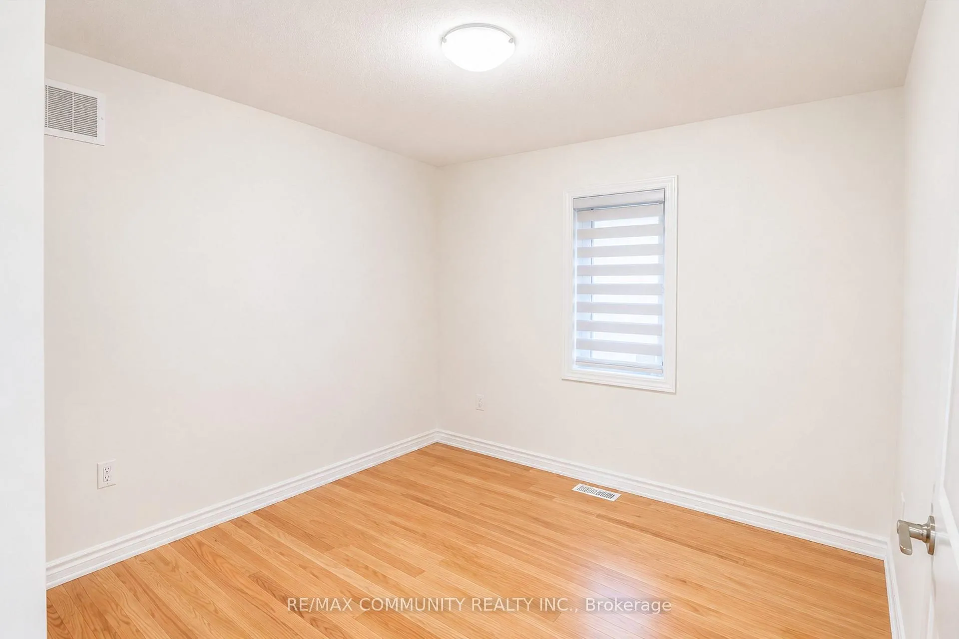 Photo 15 of 44 Bannister Road, Barrie, Rural Barrie Southeast — HOMEH