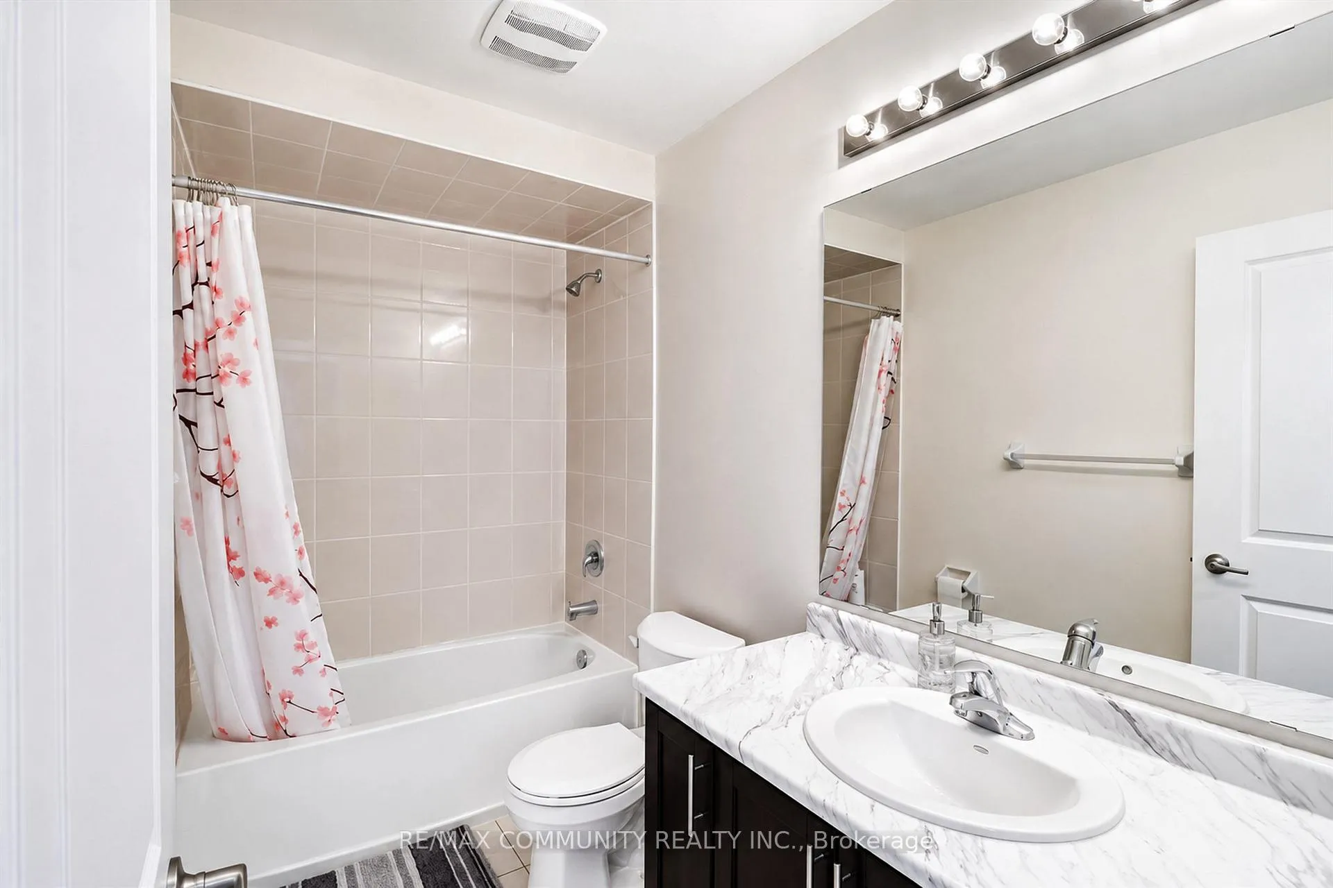 Photo 16 of 44 Bannister Road, Barrie, Rural Barrie Southeast — HOMEH