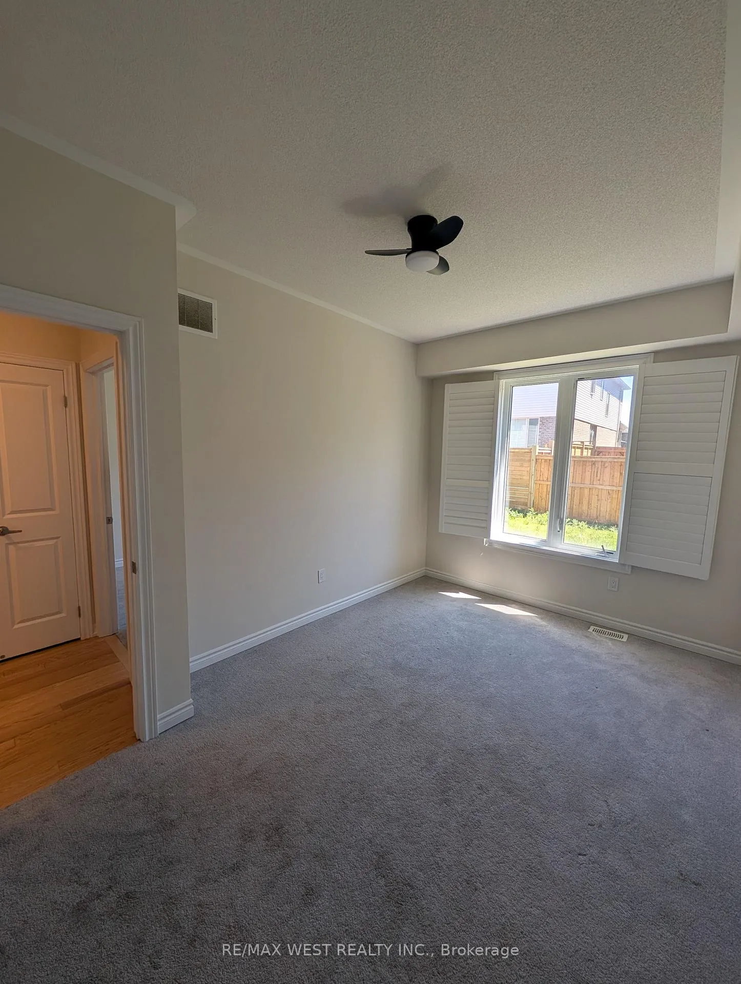 Photo 2 of Unit 2, 33 Bannister Road, Barrie, Rural Barrie Southeast — HOMEH