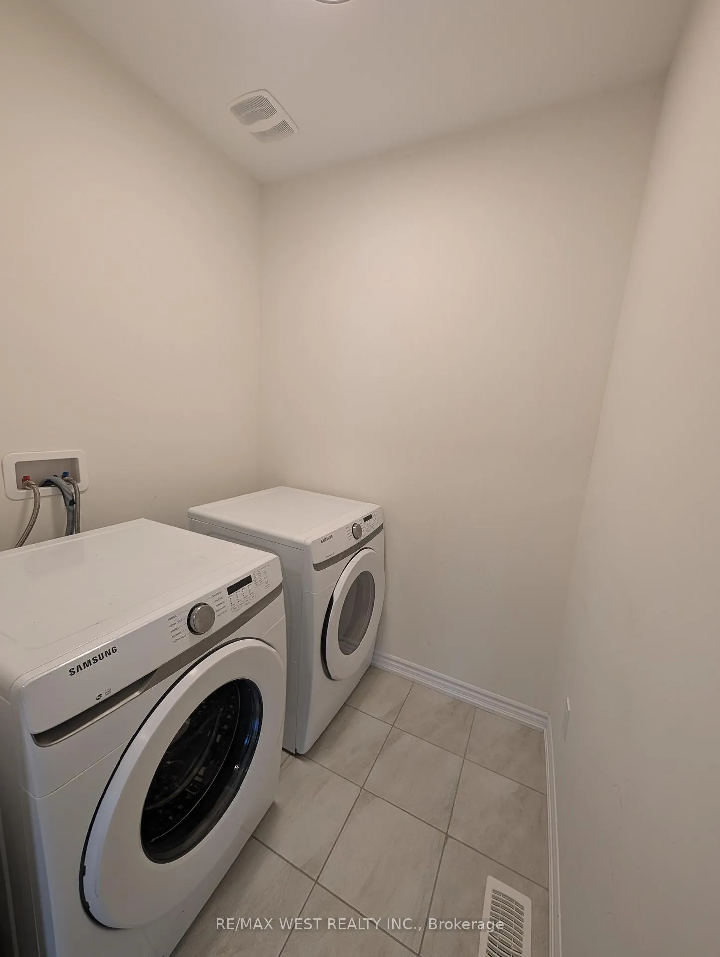 Photo 8 of Unit 2, 33 Bannister Road, Barrie, Rural Barrie Southeast — HOMEH