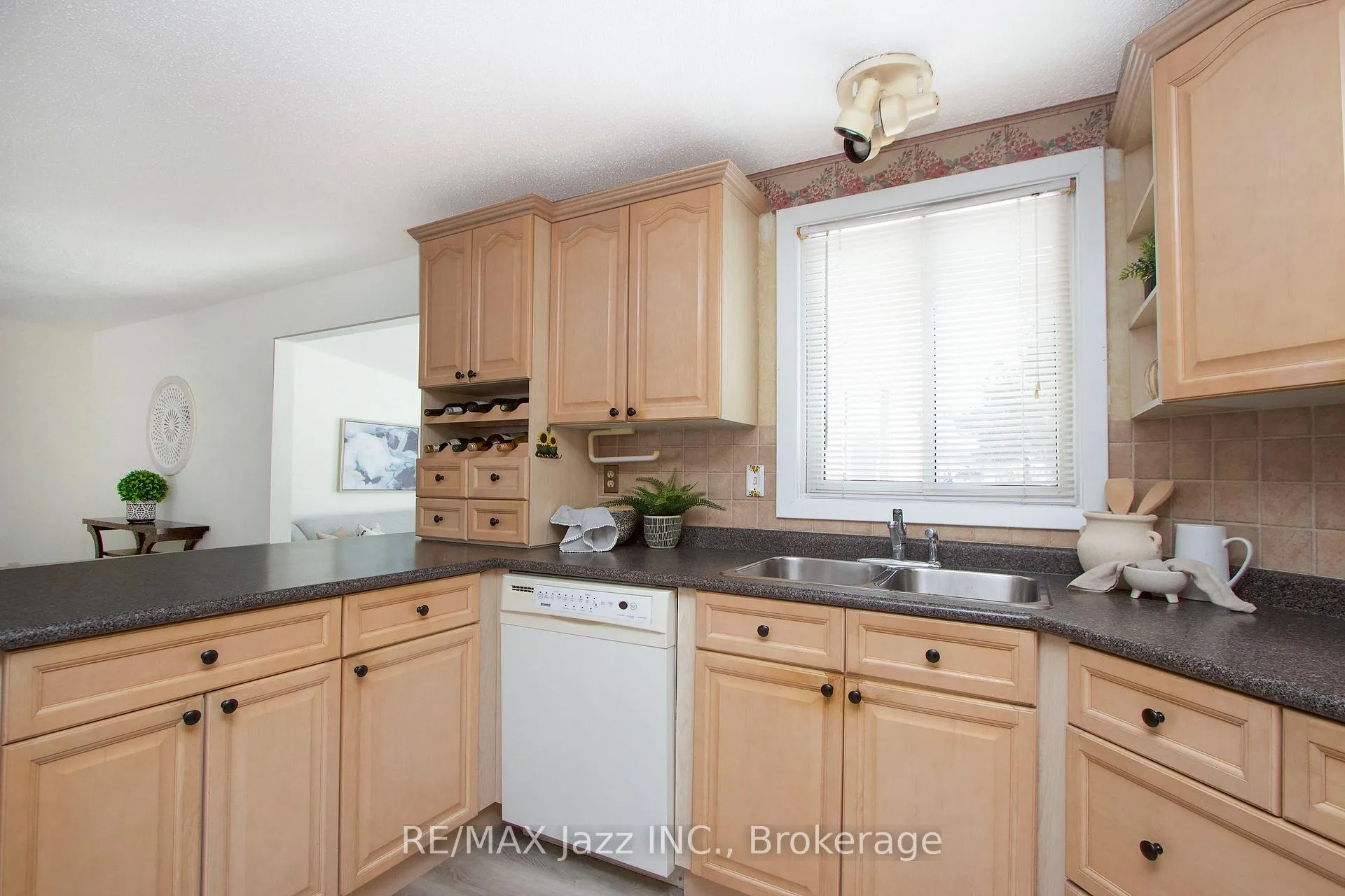 Photo 11 of 13 Steelhead Lane, Clarington, Newcastle — HOMEH