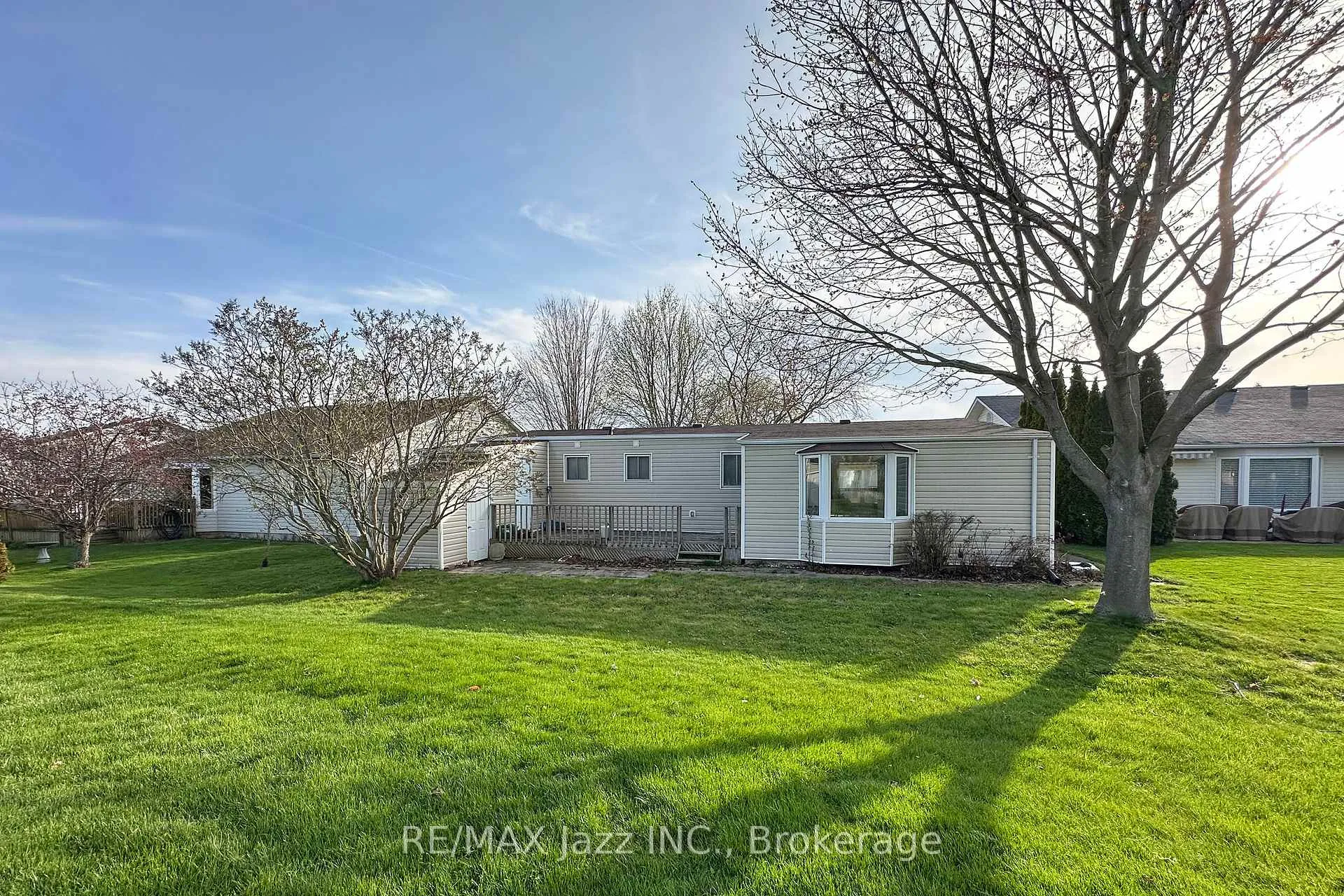 Photo 23 of 13 Steelhead Lane, Clarington, Newcastle — HOMEH