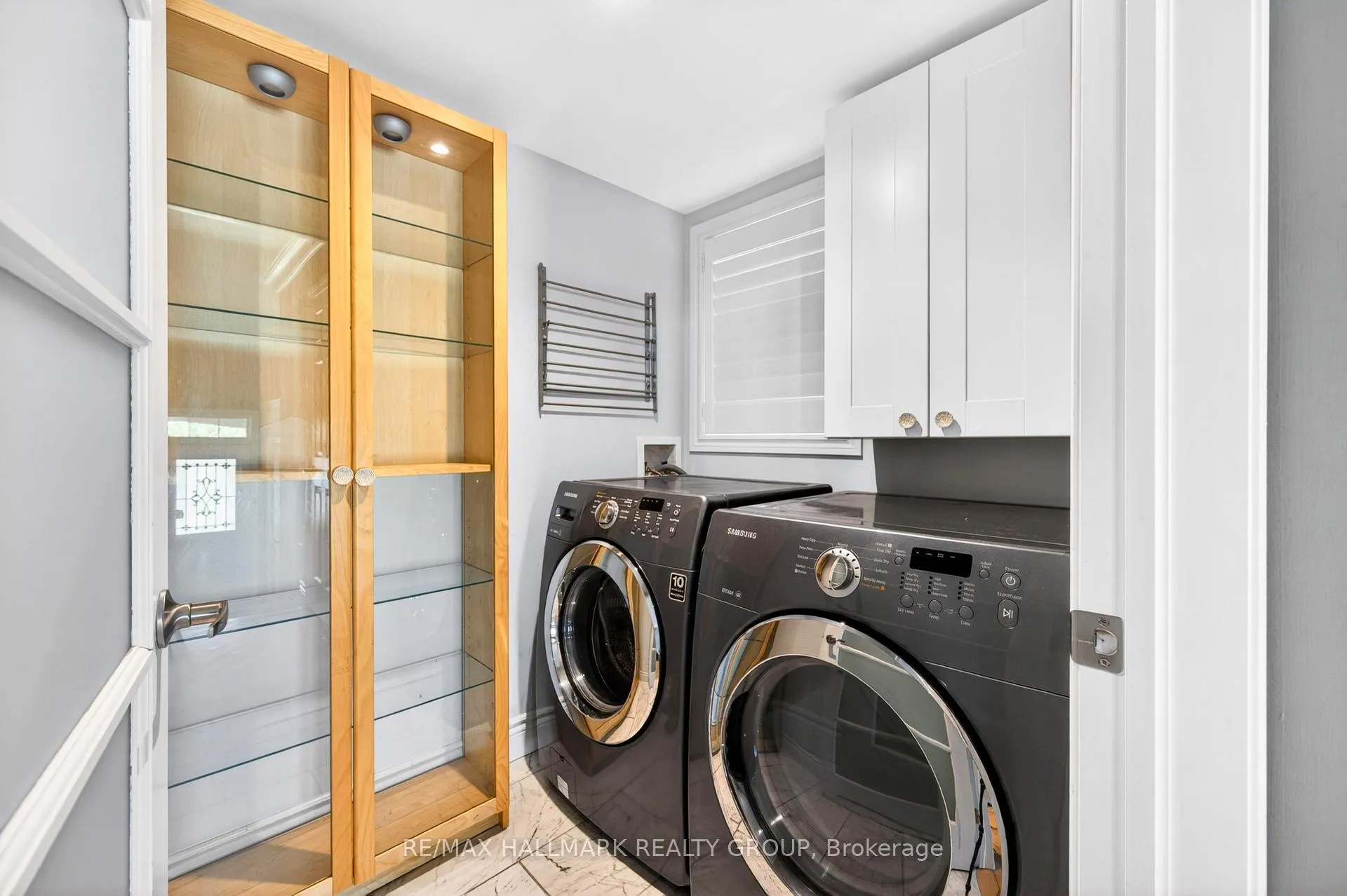 Photo 3 of 3516 Cambrian Road, Ottawa, Barrhaven - Half Moon Bay — HOMEH